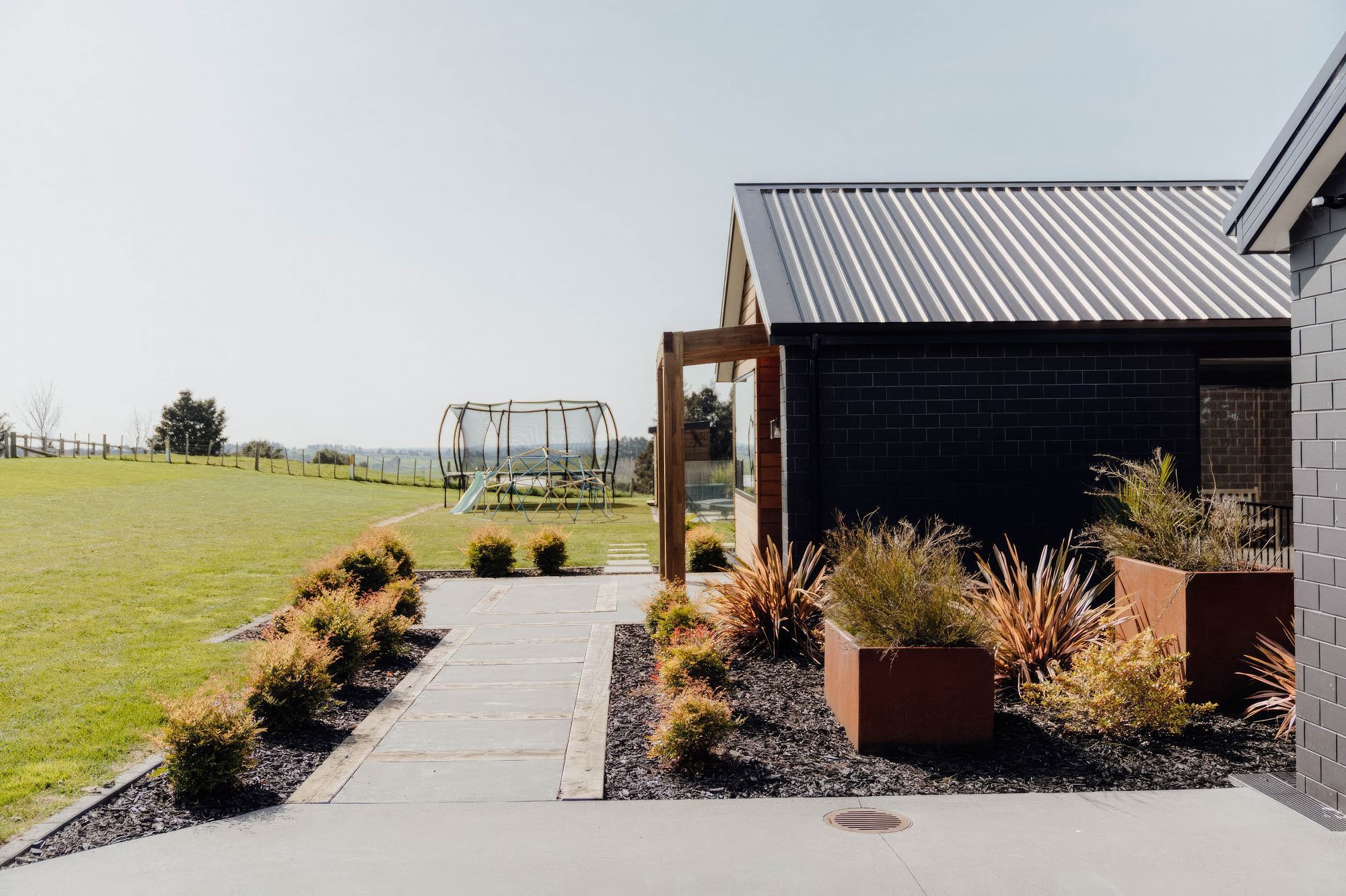 uponsite-landscapes-pukekohe-runciman-7-fix-standard-scale-200x.jpg
