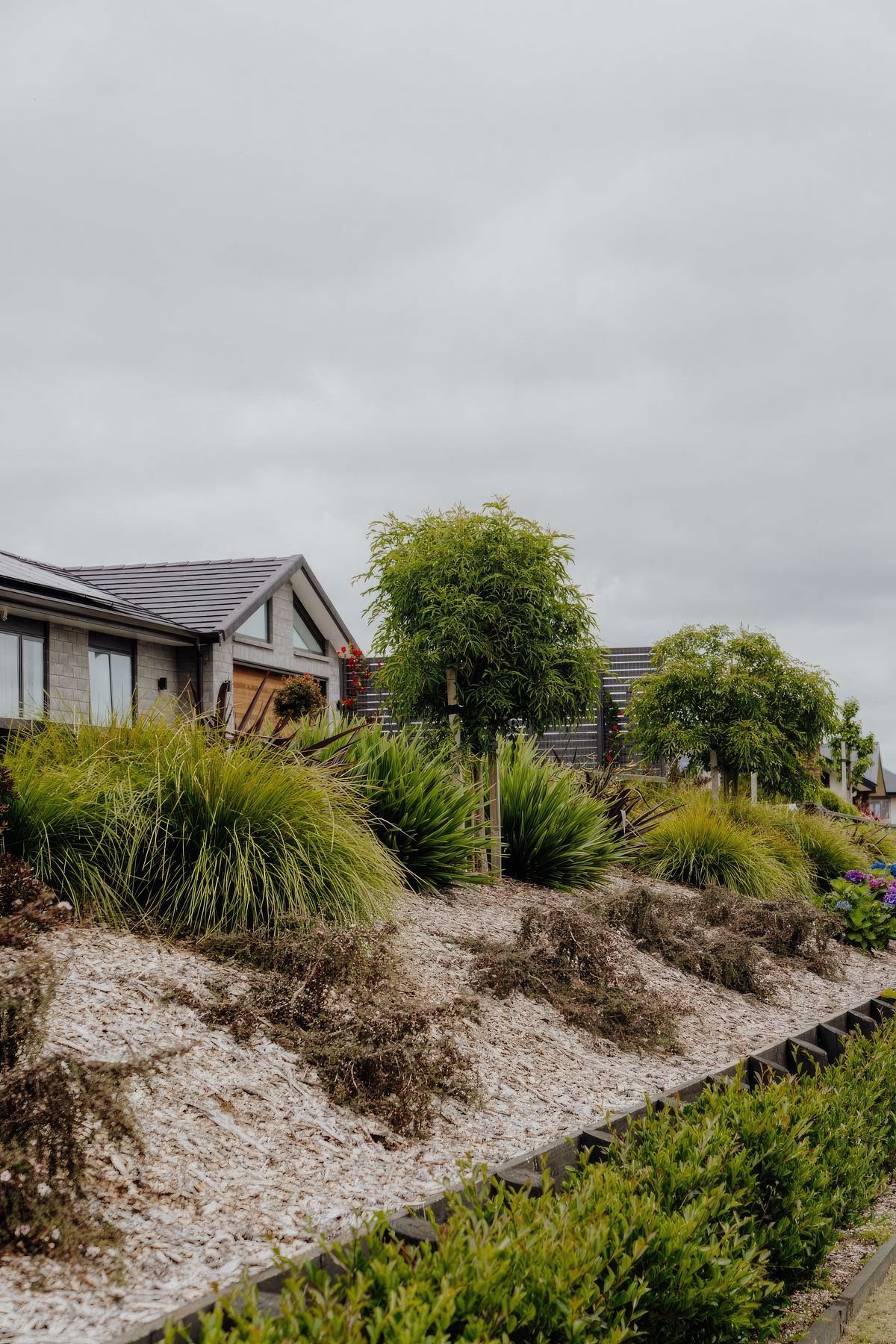 uponsite-landscaping-pukekohe-project-five-20-fix-standard-scale-200x.jpg