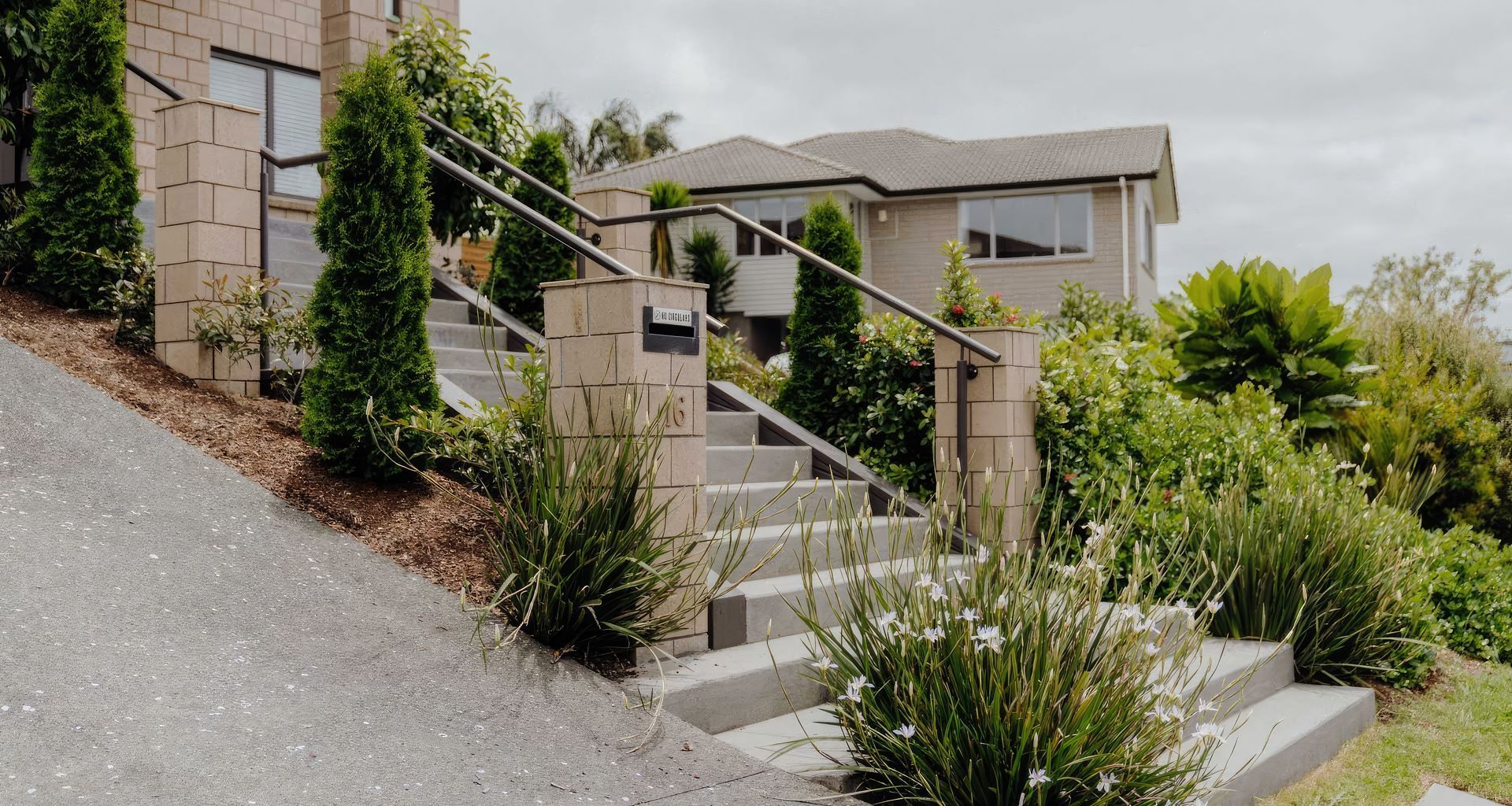Abby Close, Pukekohe banner