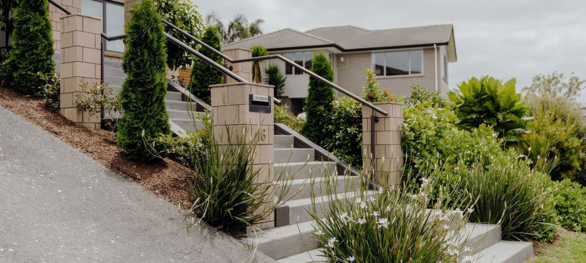 Abby Close, Pukekohe banner