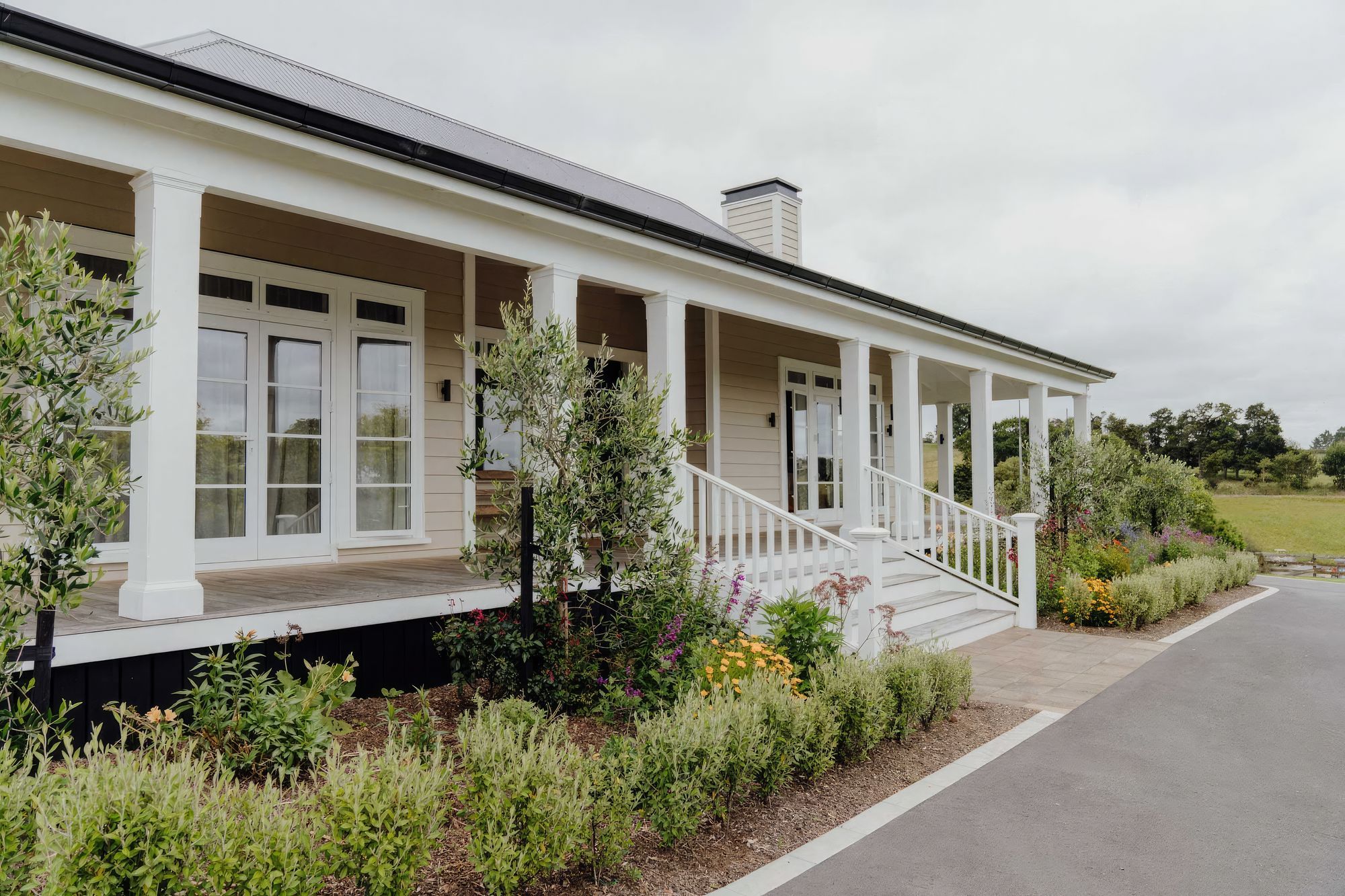 uponsite-landscaping-pukekohe-project-one-18-fix-standard-scale-200x-v3.jpg