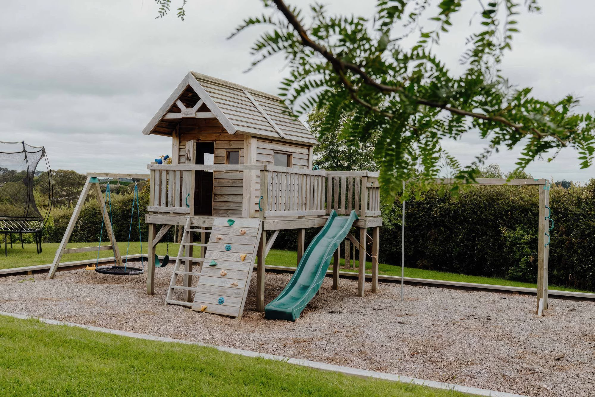 uponsite-landscaping-pukekohe-project-two-10-fix-standard-scale-200x.jpg