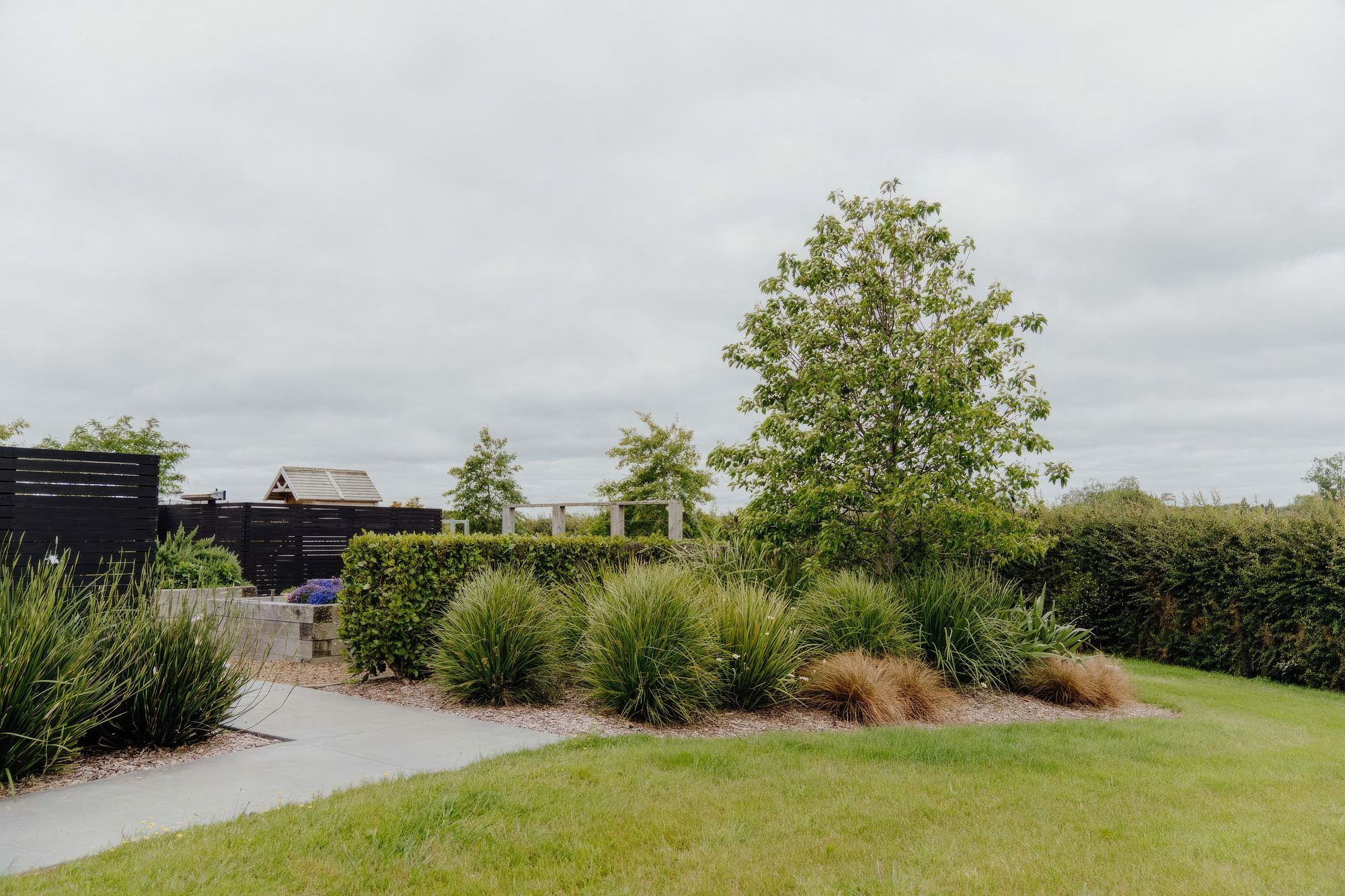 uponsite-landscaping-pukekohe-project-two-16-fix-standard-scale-200x.jpg