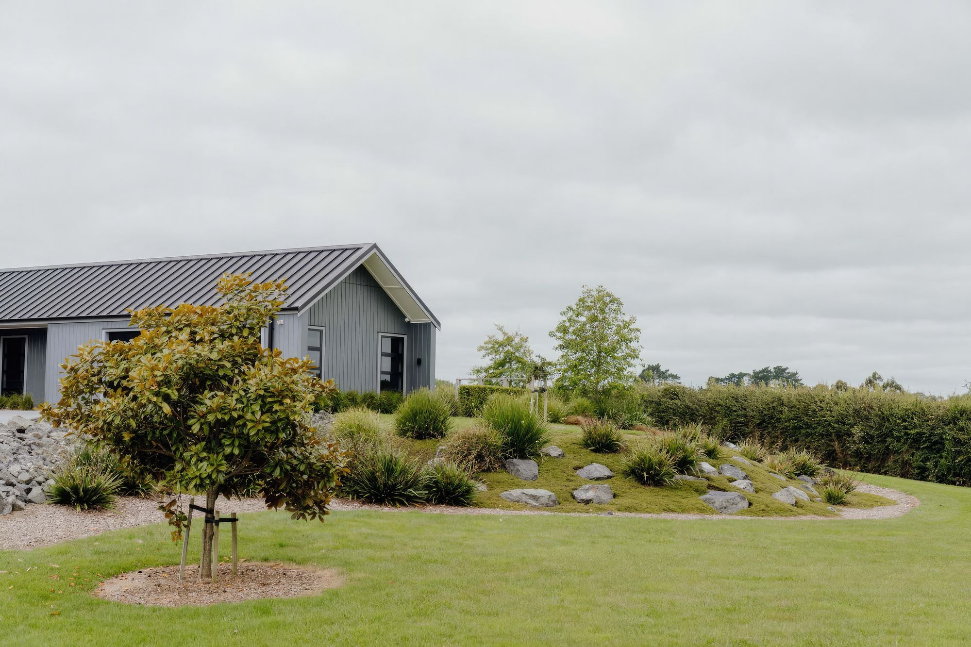 uponsite-landscaping-pukekohe-project-two-18-fix-standard-scale-200x.jpg