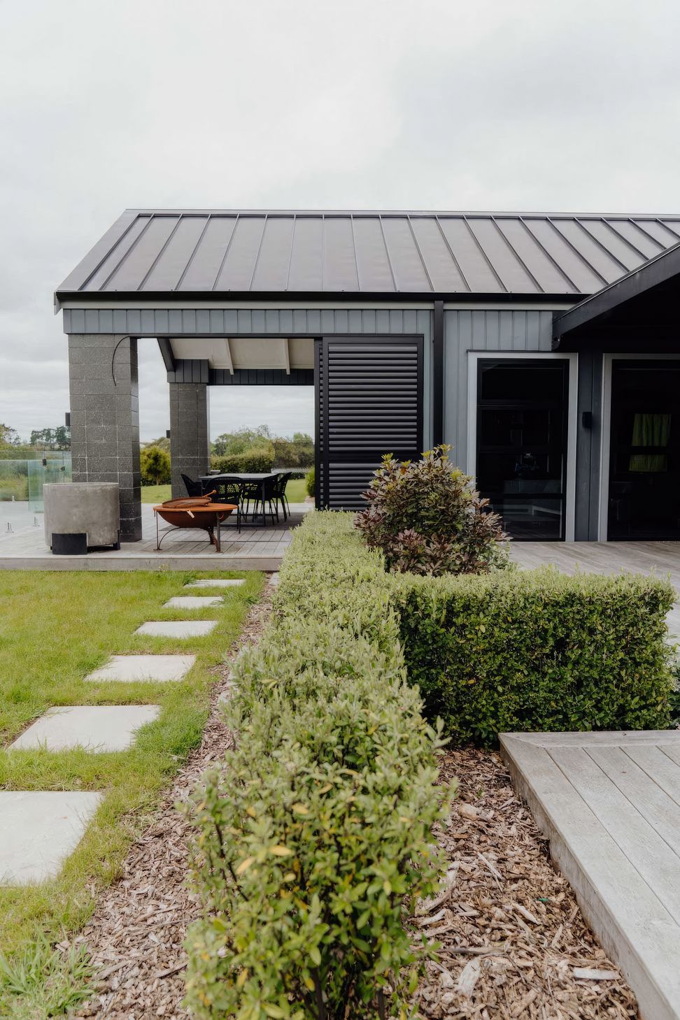 uponsite-landscaping-pukekohe-project-two-4-fix-standard-scale-200x.jpg