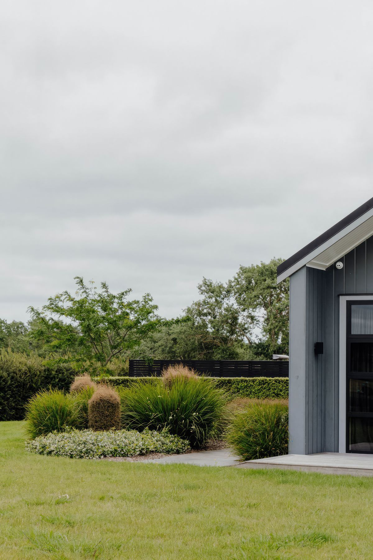 uponsite-landscaping-pukekohe-project-two-7-fix-standard-scale-200x.jpg