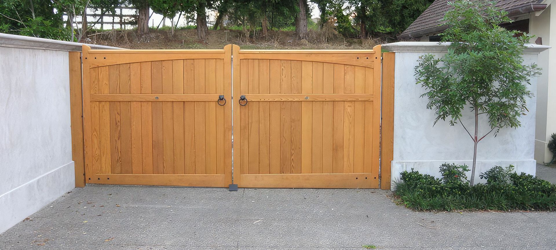 Statesman | Traditional Style Gates banner