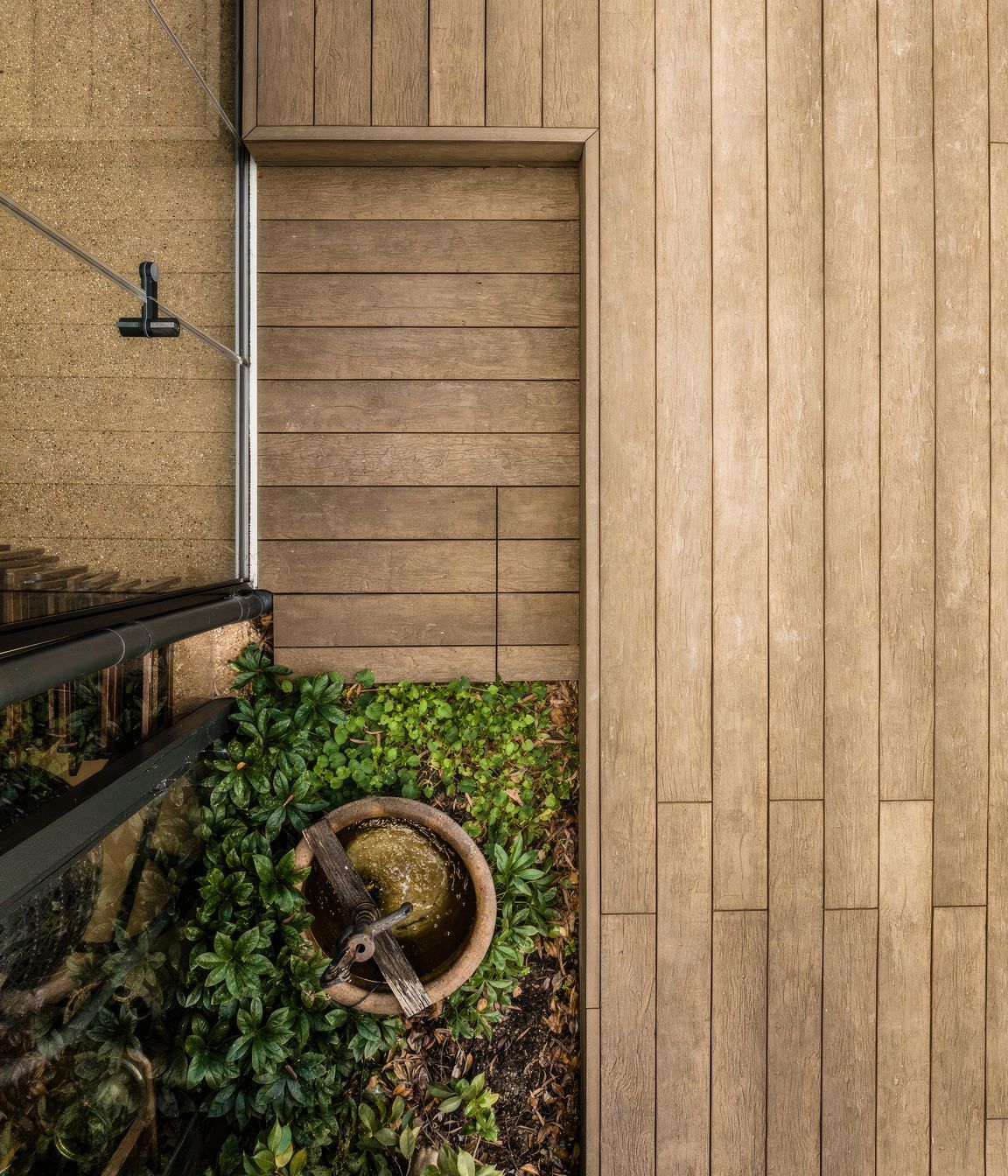 vintage-garden-deck-5-gigapixel-standard-scale-200x.jpg