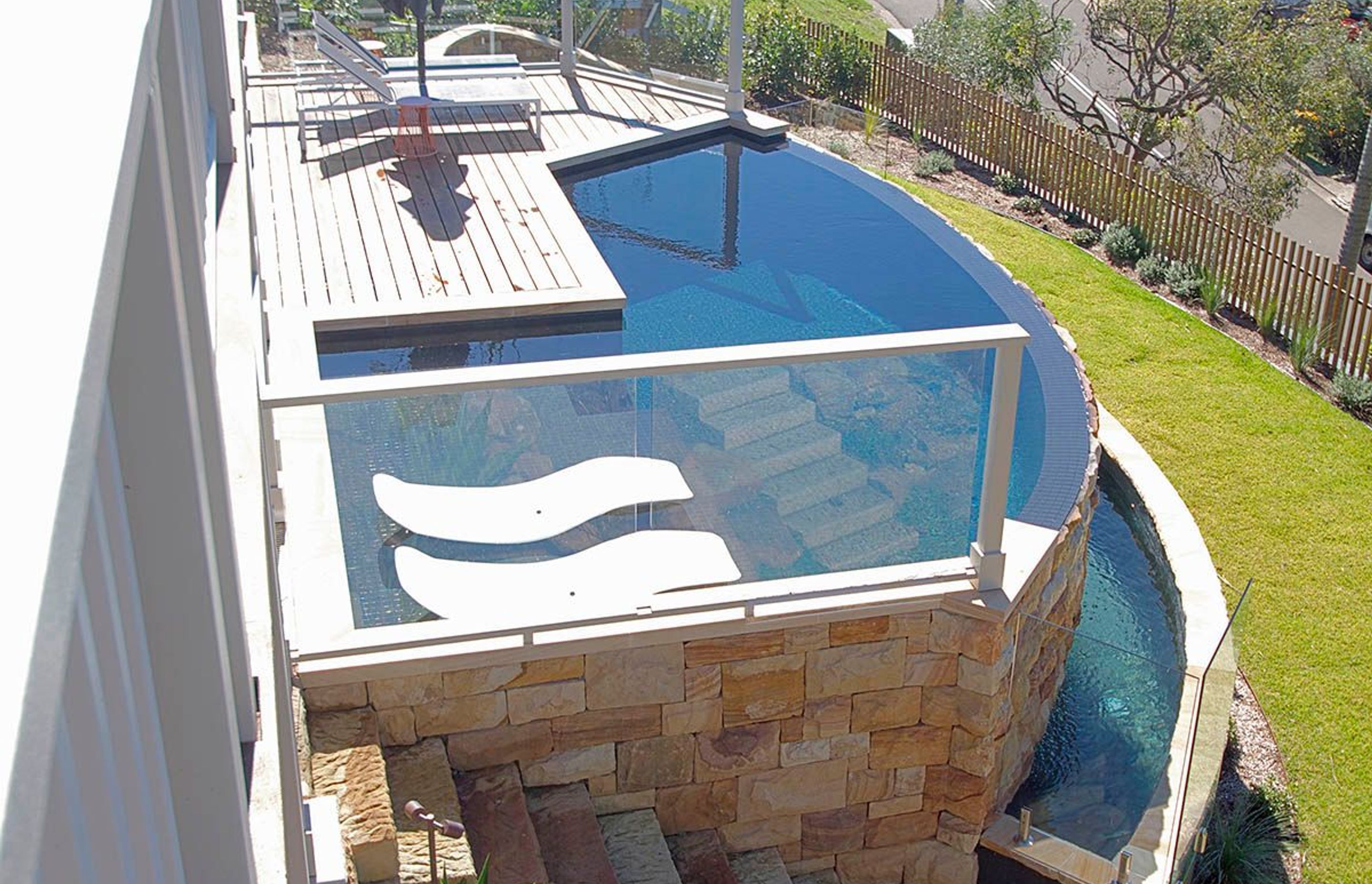 Palm Pool