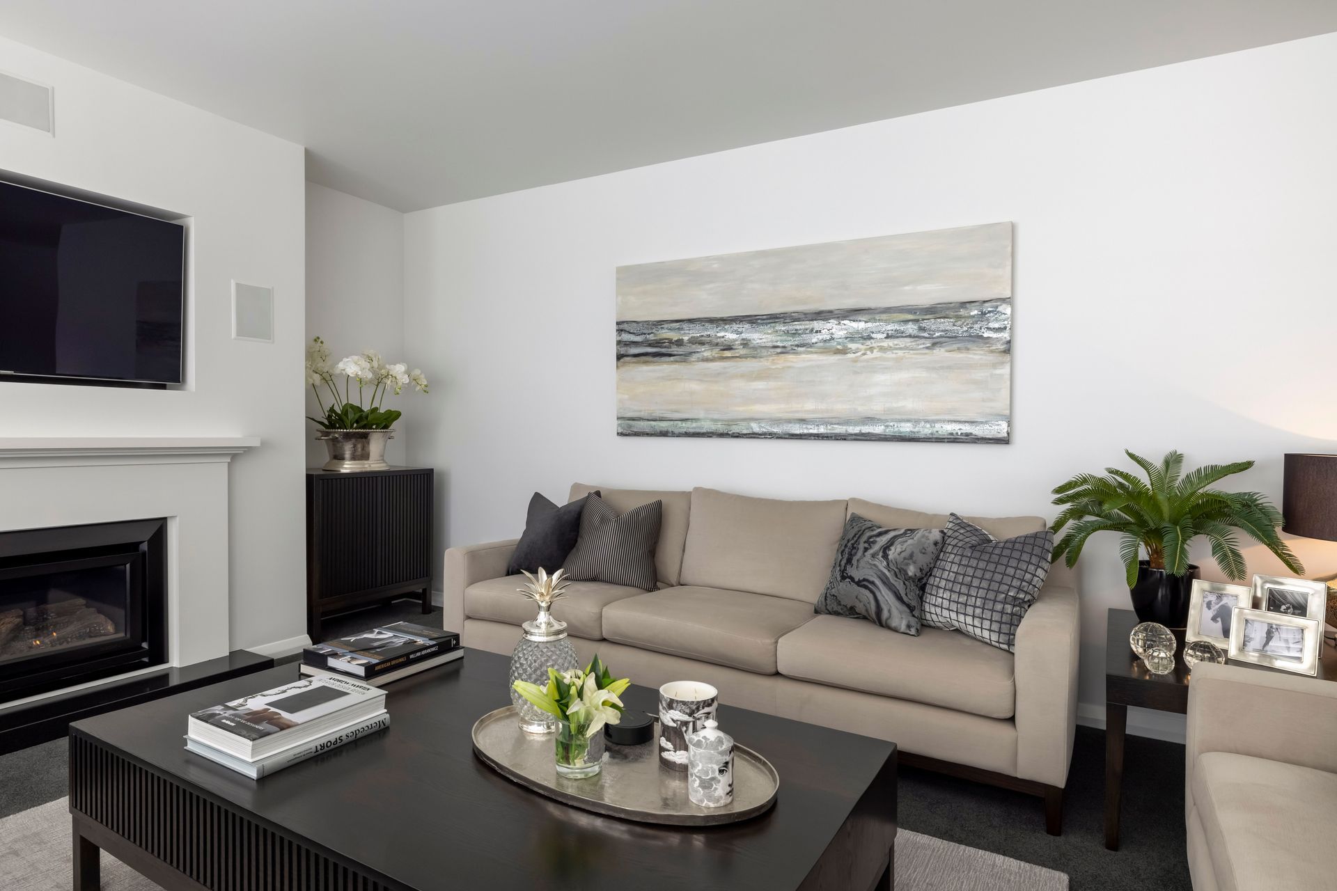 Exquisite Hilltop Residence - Wellington