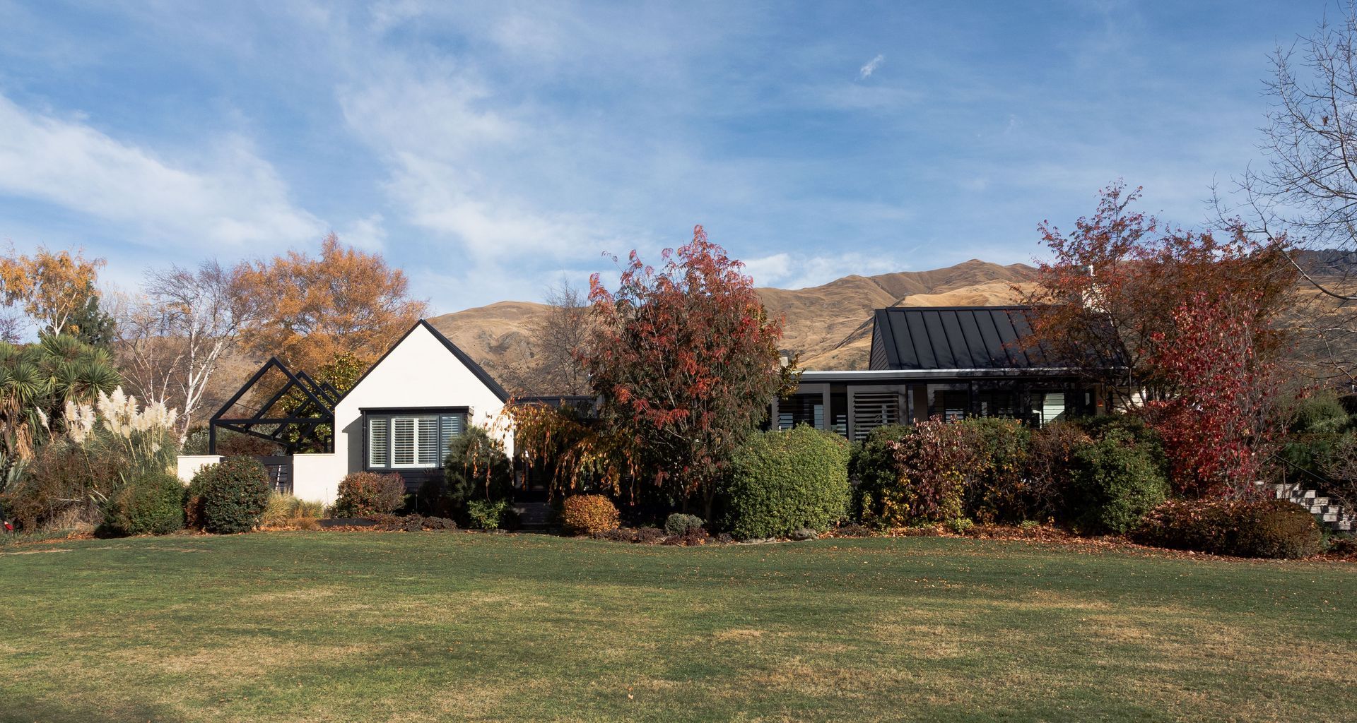 Lake Wanaka Stone House banner