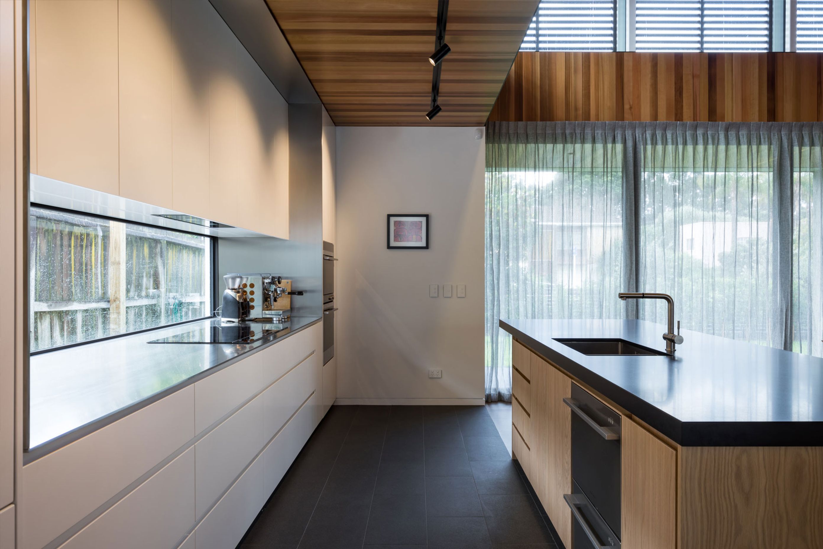 kitchenneodesignherbstdesignercustomveneerstainlesssteelauckland6.jpg