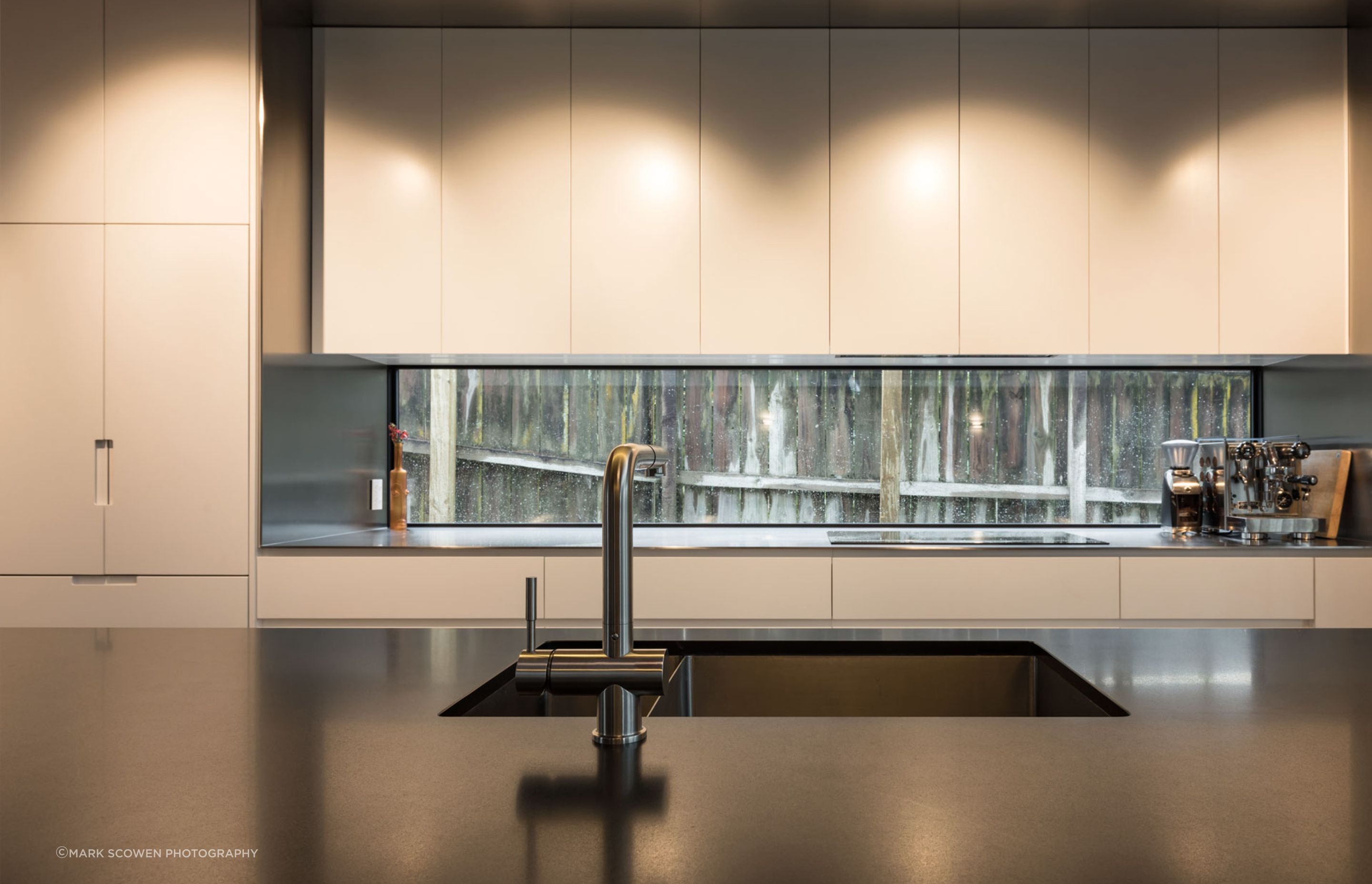 kitchenneodesignherbstdesignercustomveneerstainlesssteelauckland7.jpg