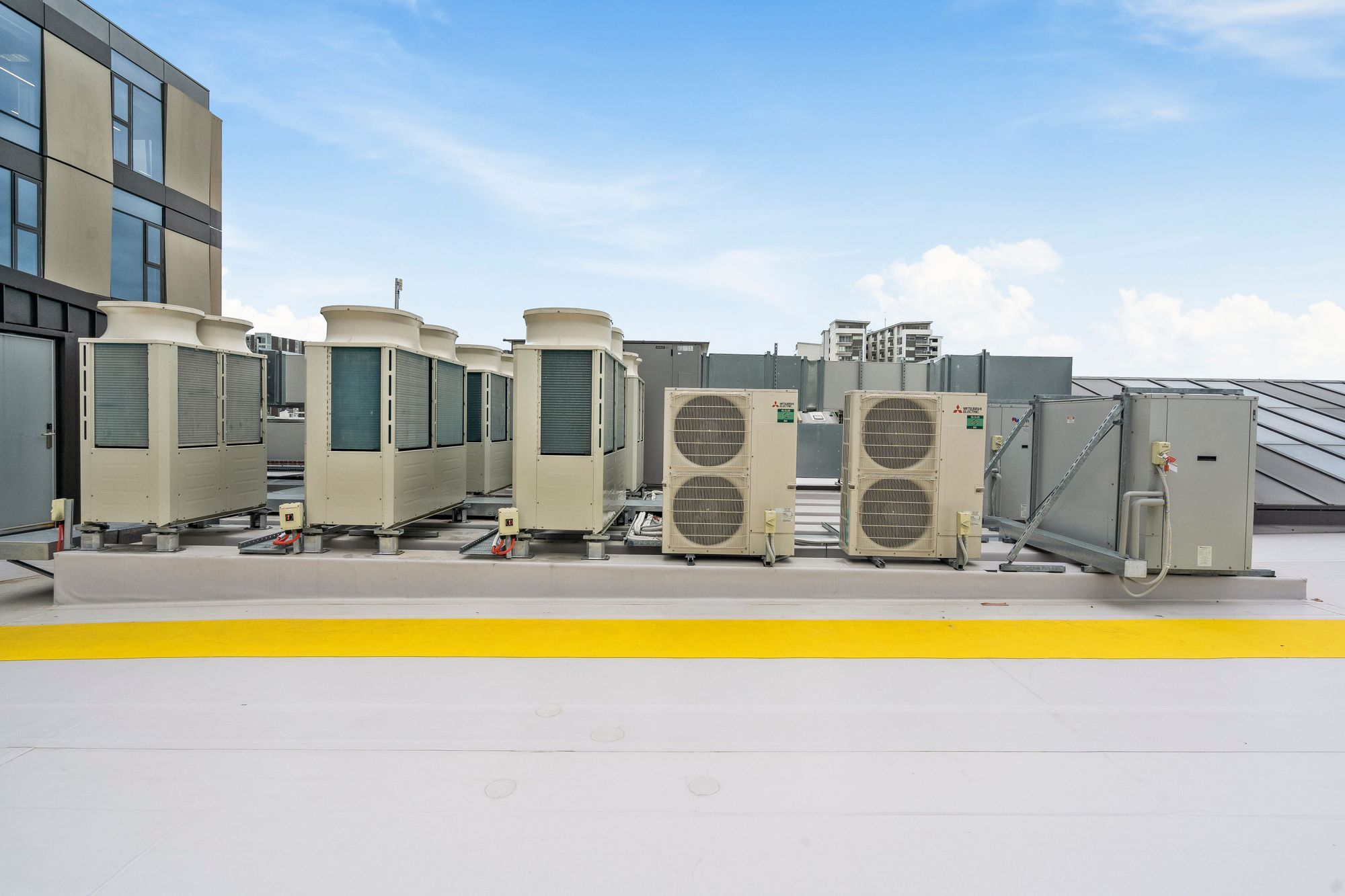 The project also had a quick turnaround as the refrigerant and water sides could be installed and commissioned independently of each other. 