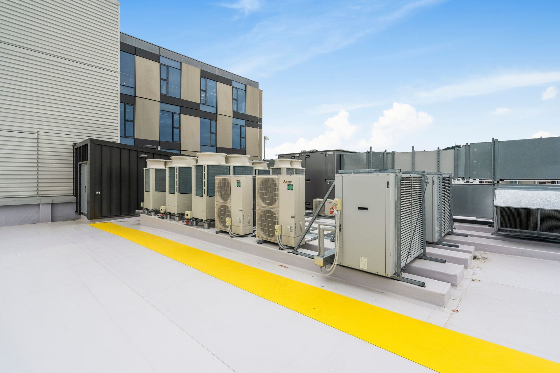 The system utilises lower GWP R32 refrigerant for a more environmentally friendly solution.