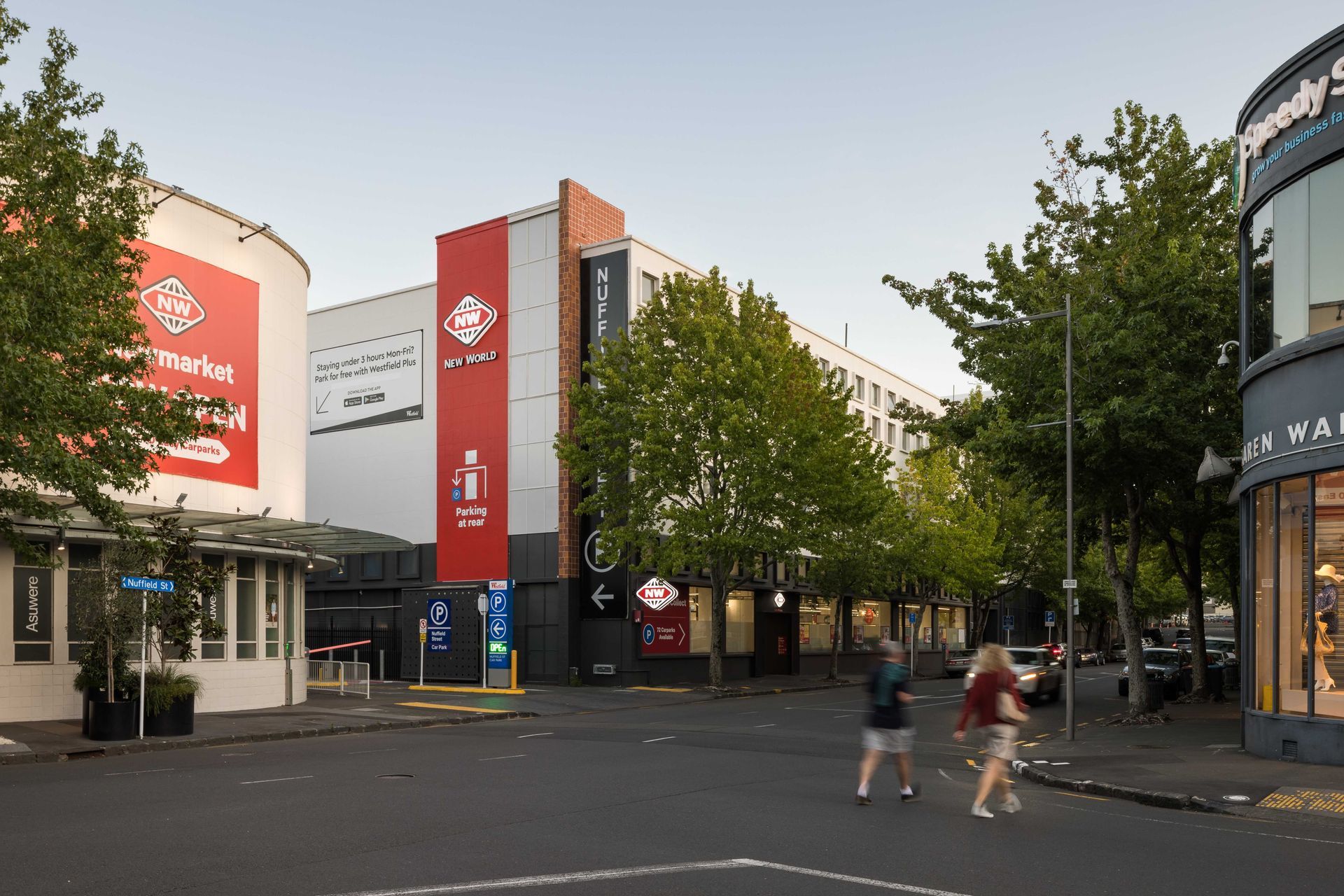 Nuffield St - New World Supermarket