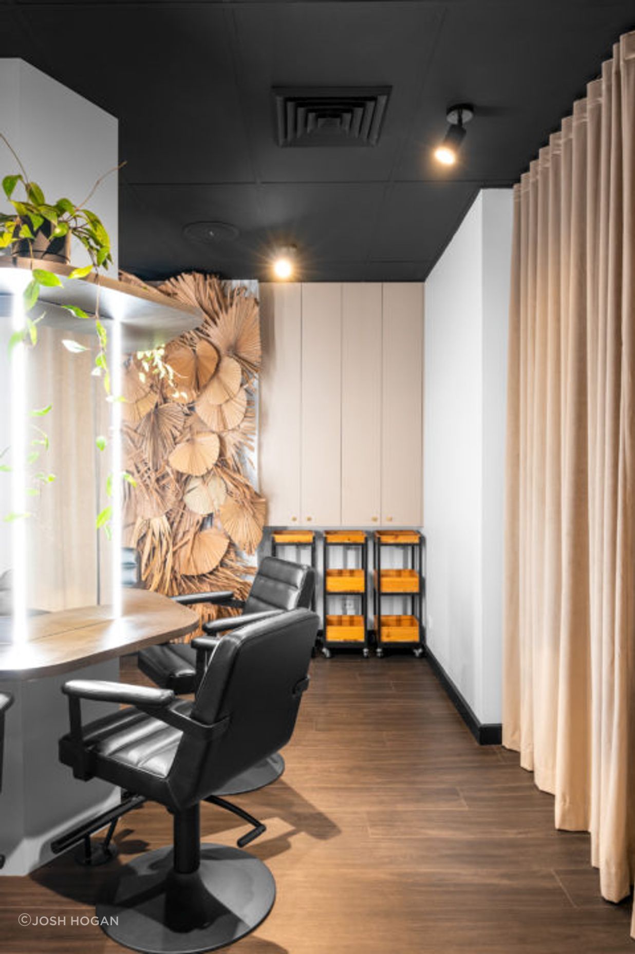 Crysalis Salon