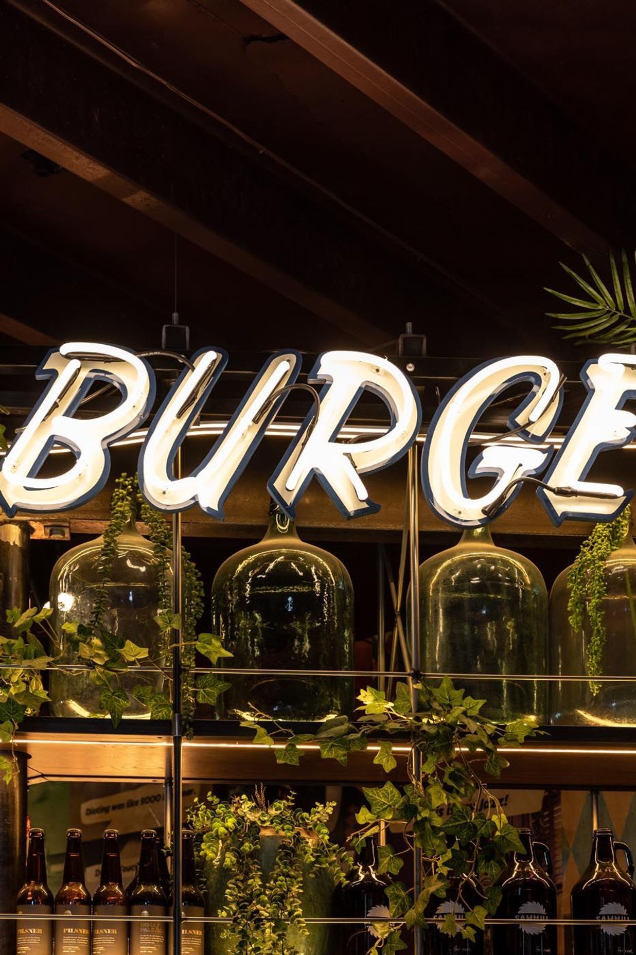 Burger Burger — Commercial Bay