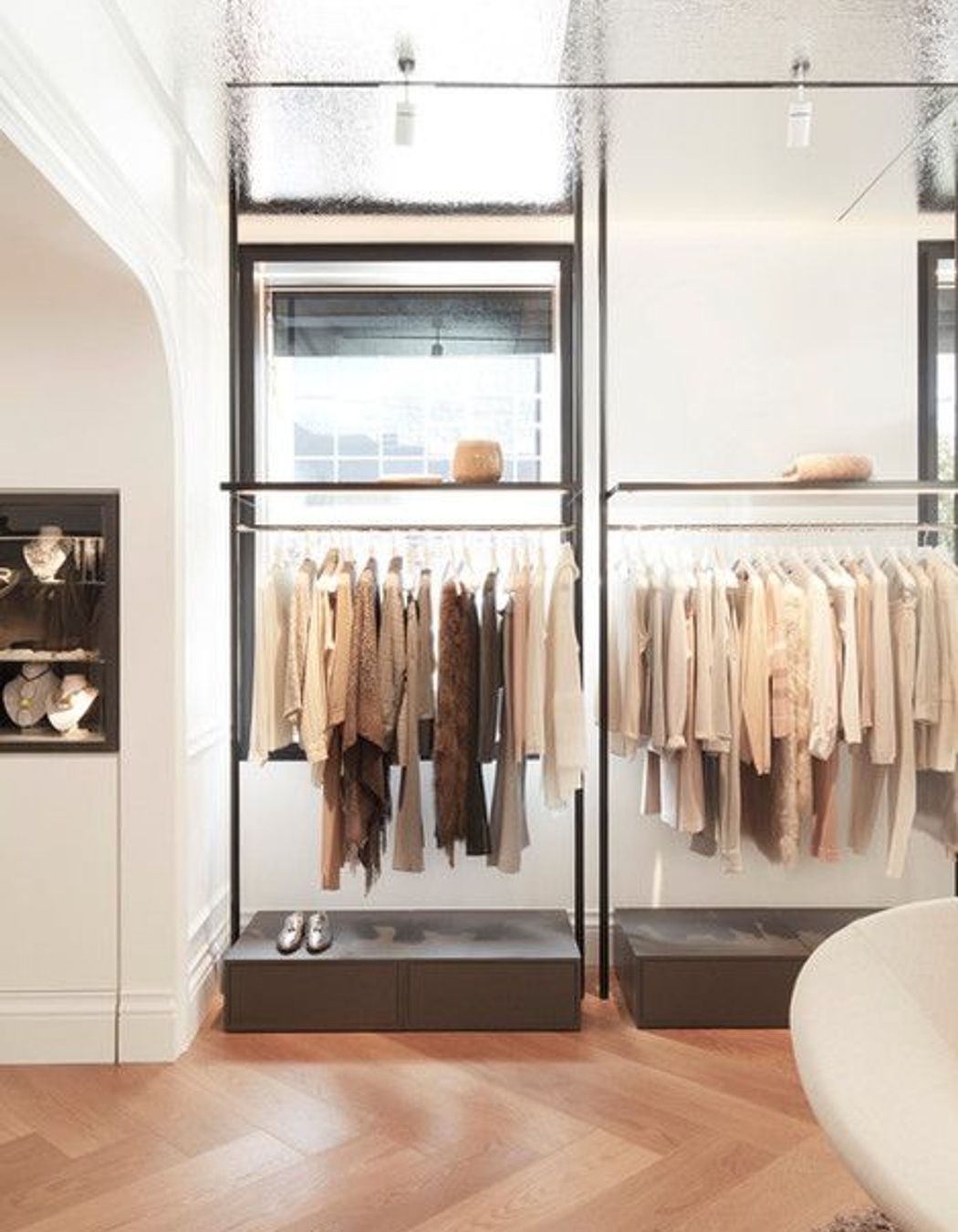 ##^^Aquel Retail Store