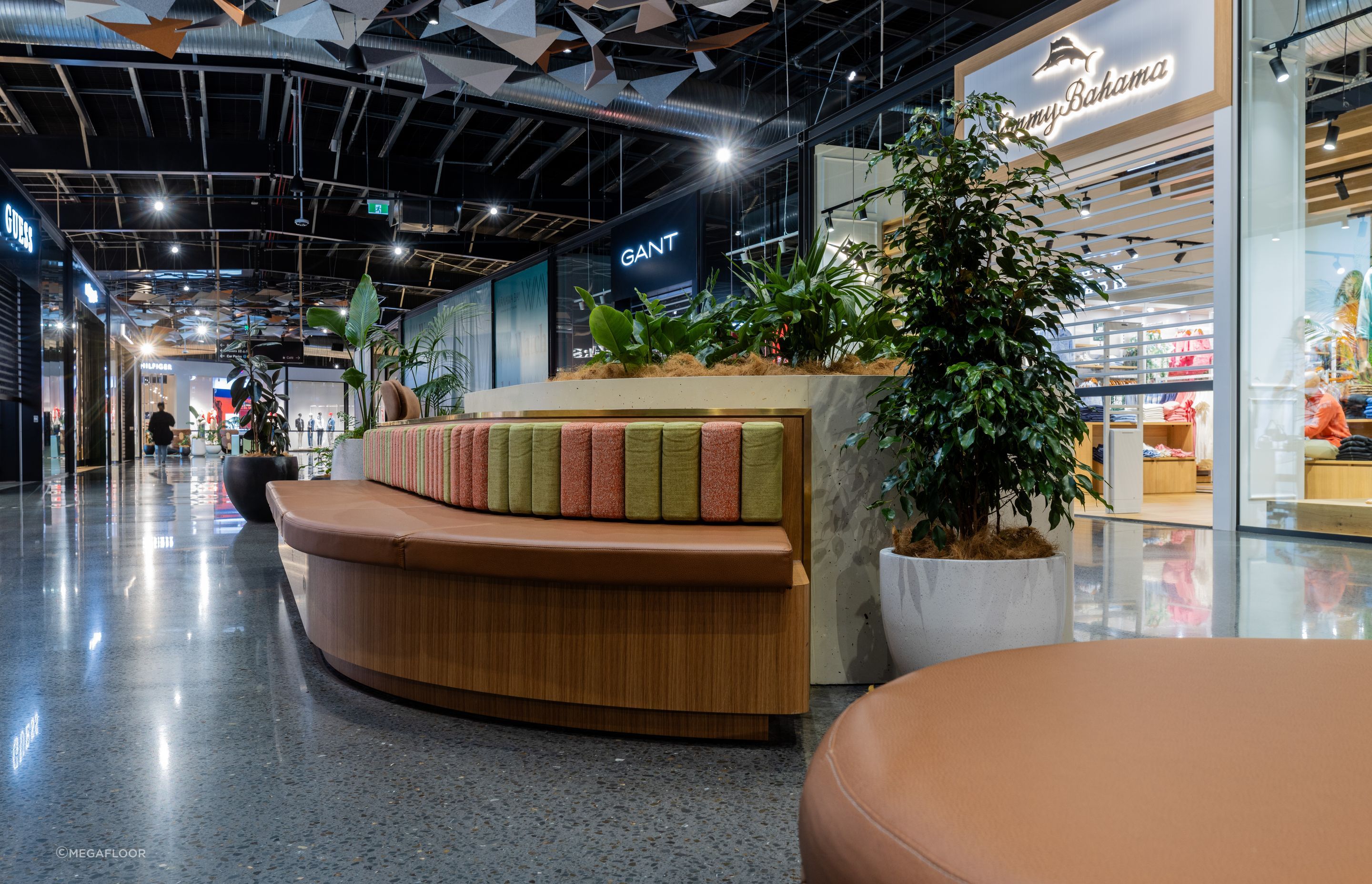 241002MANAWABAYSHOPS1785.jpg