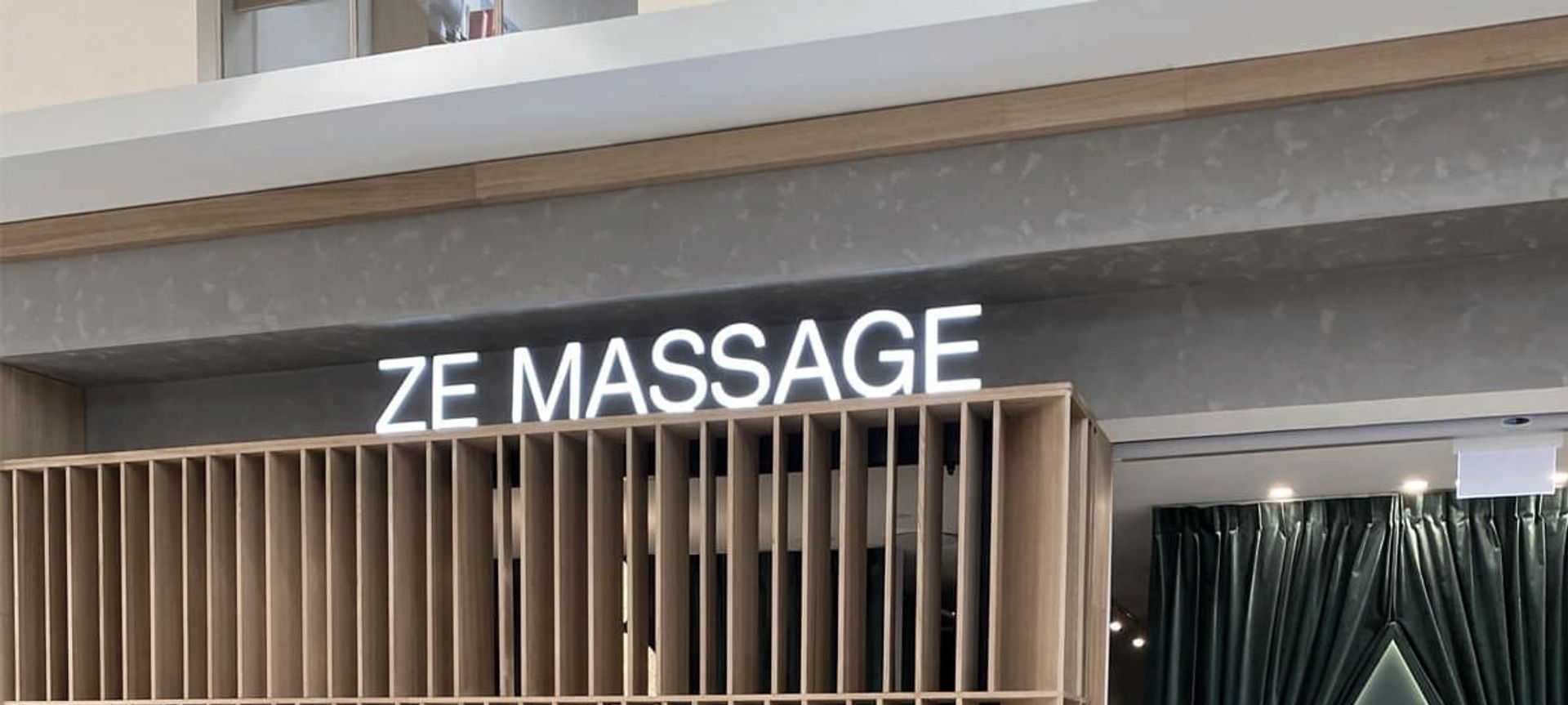 Polished Plaster - Shopping centre banner