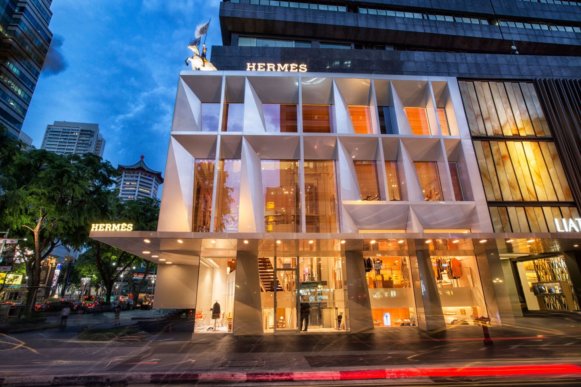 ##Hermès Store