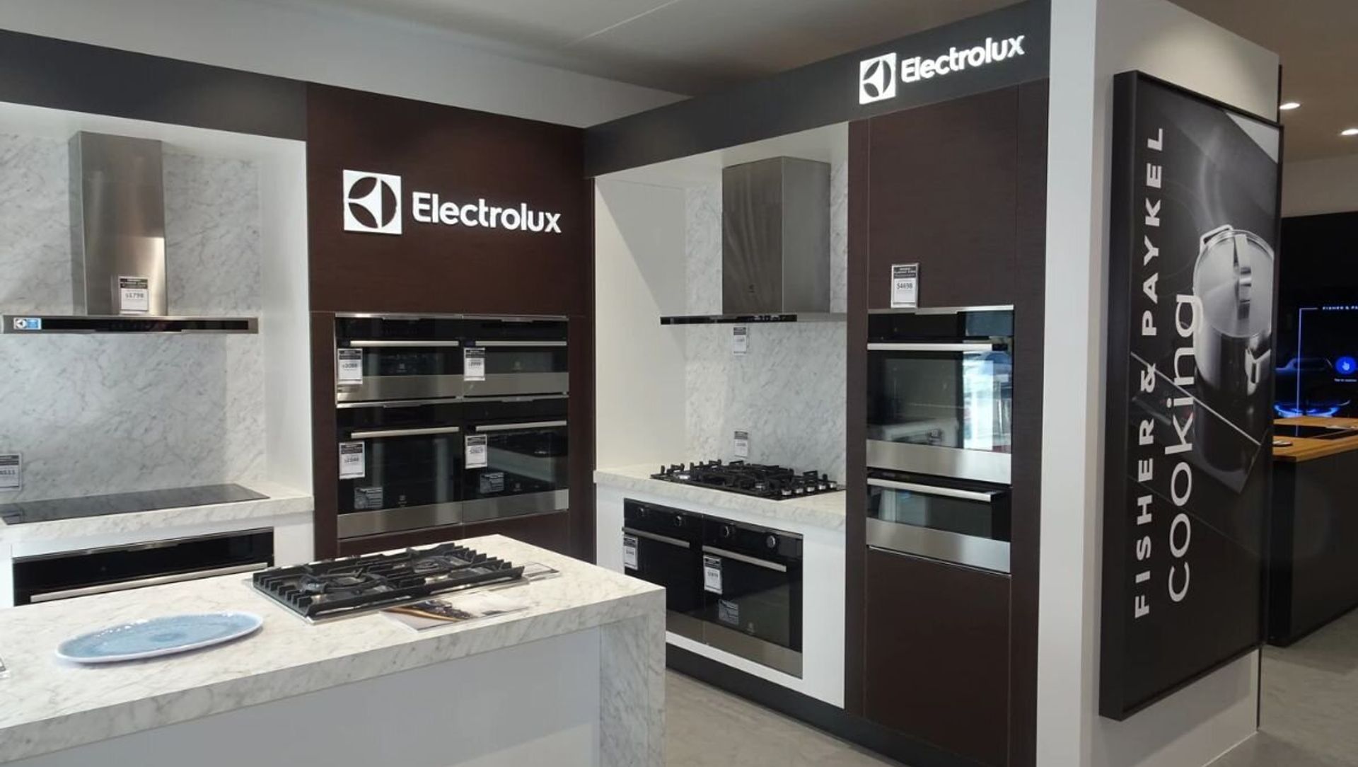 Noel Leeming Display Centres banner