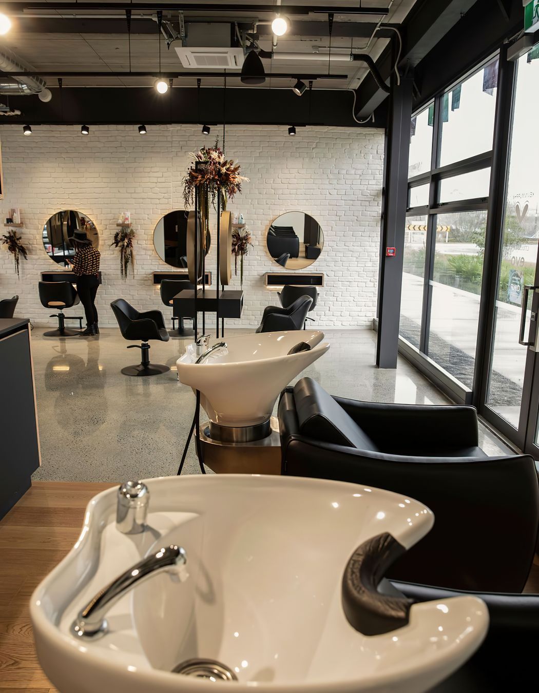 Aneia Warner Salon