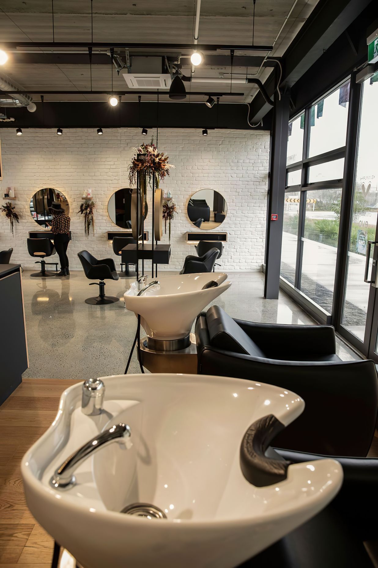 Aneia Warner Salon