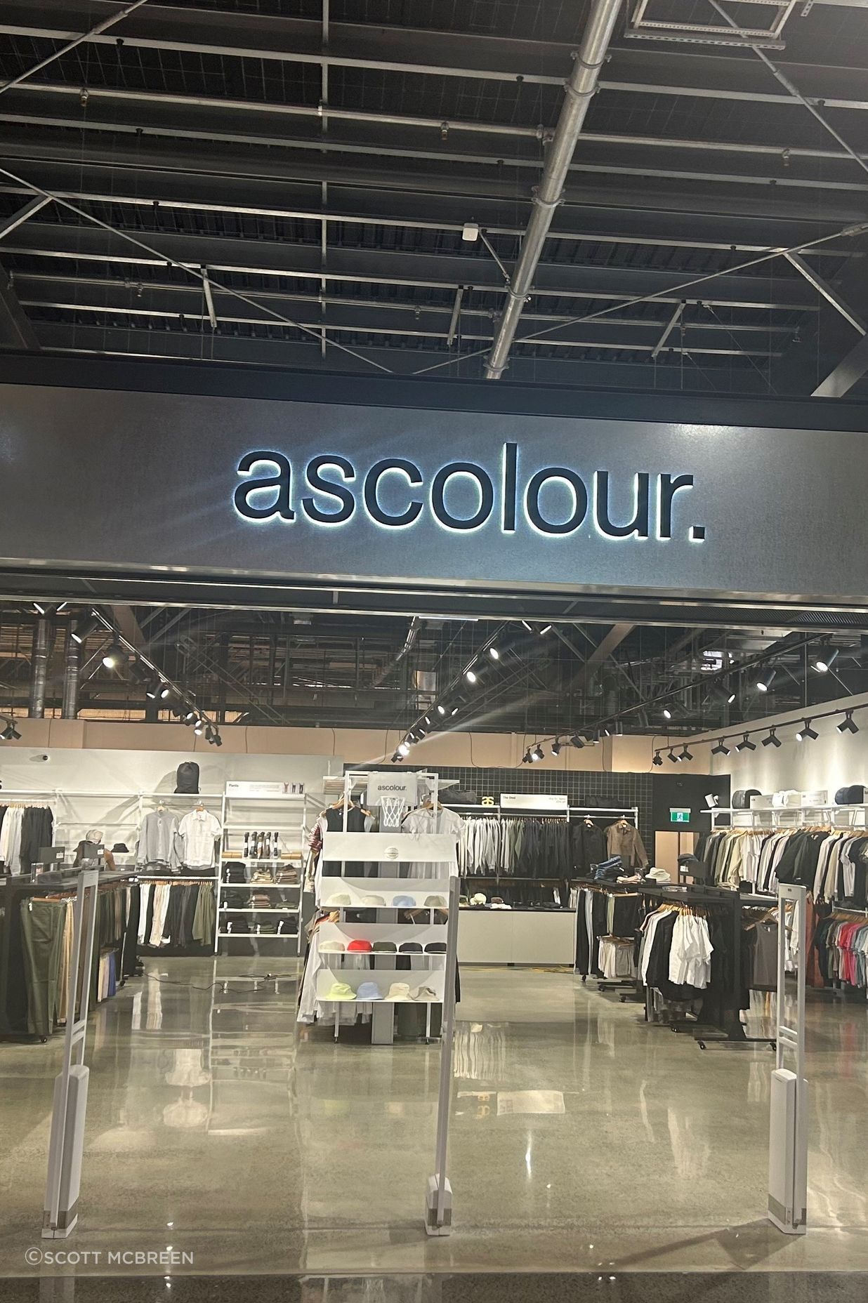 Enduring, wear resistant industrial flooring with extraordinary flatness and high aesthetics.