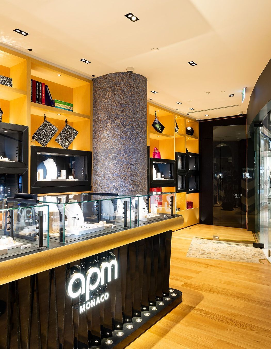 AMP-MONACO-HELLOSPACE2.jpg