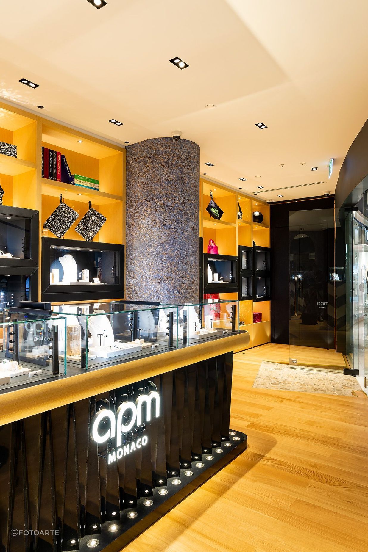 AMP-MONACO-HELLOSPACE2.jpg