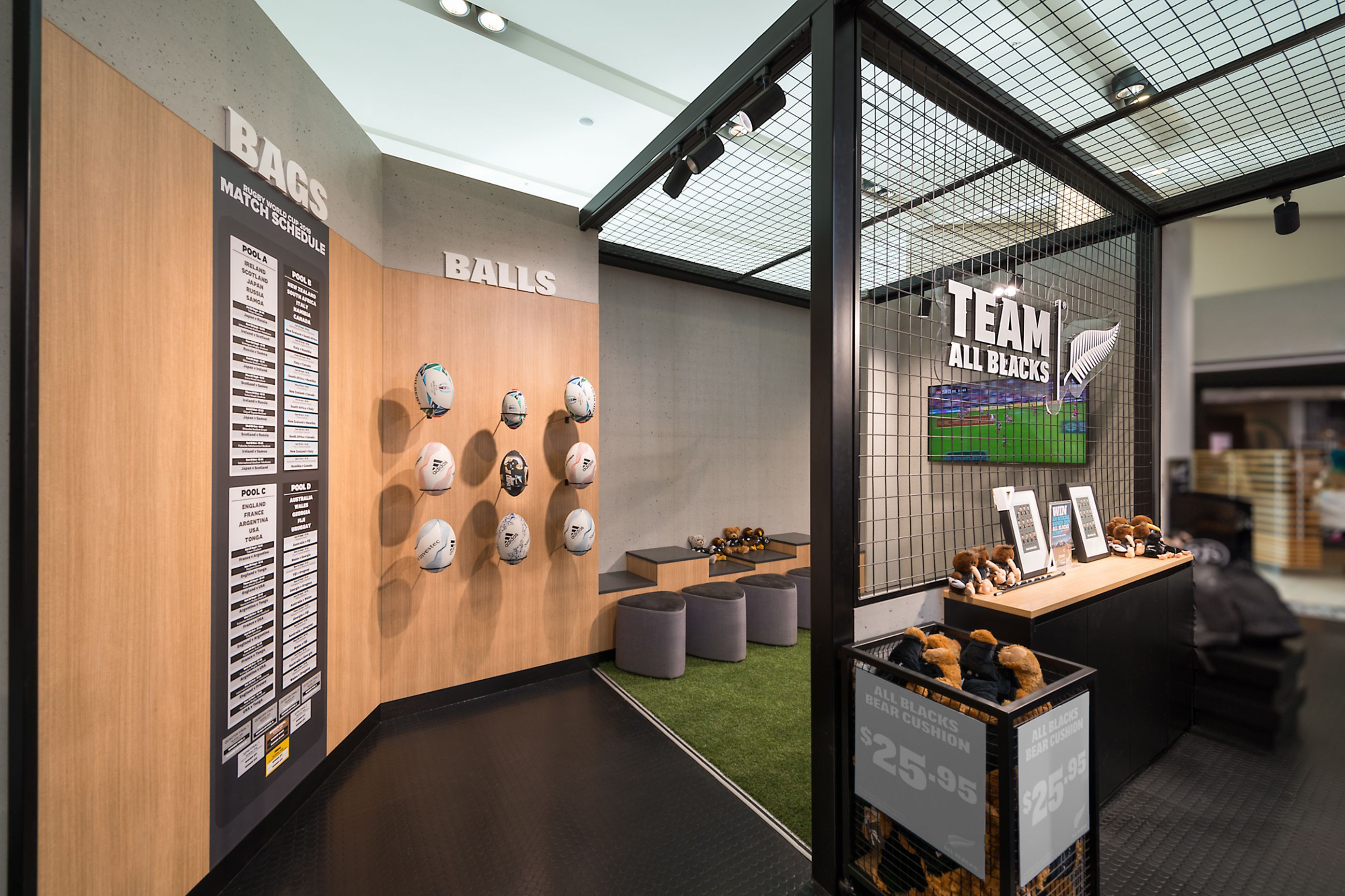 All-Black-Storehalf-res06.jpg
