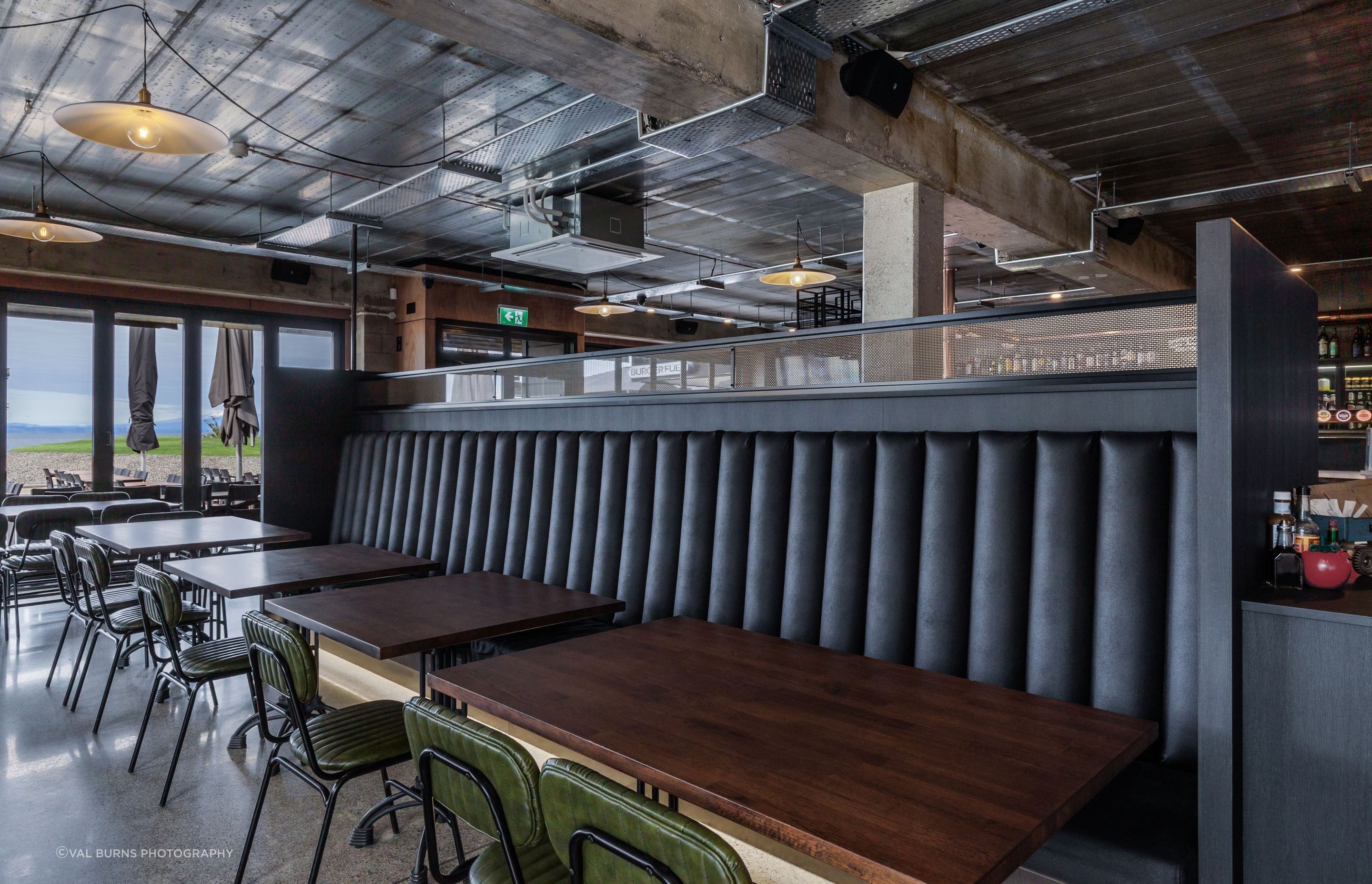 Copy-of-Roberts-Street-4-Pub-n-Grub-02.jpg