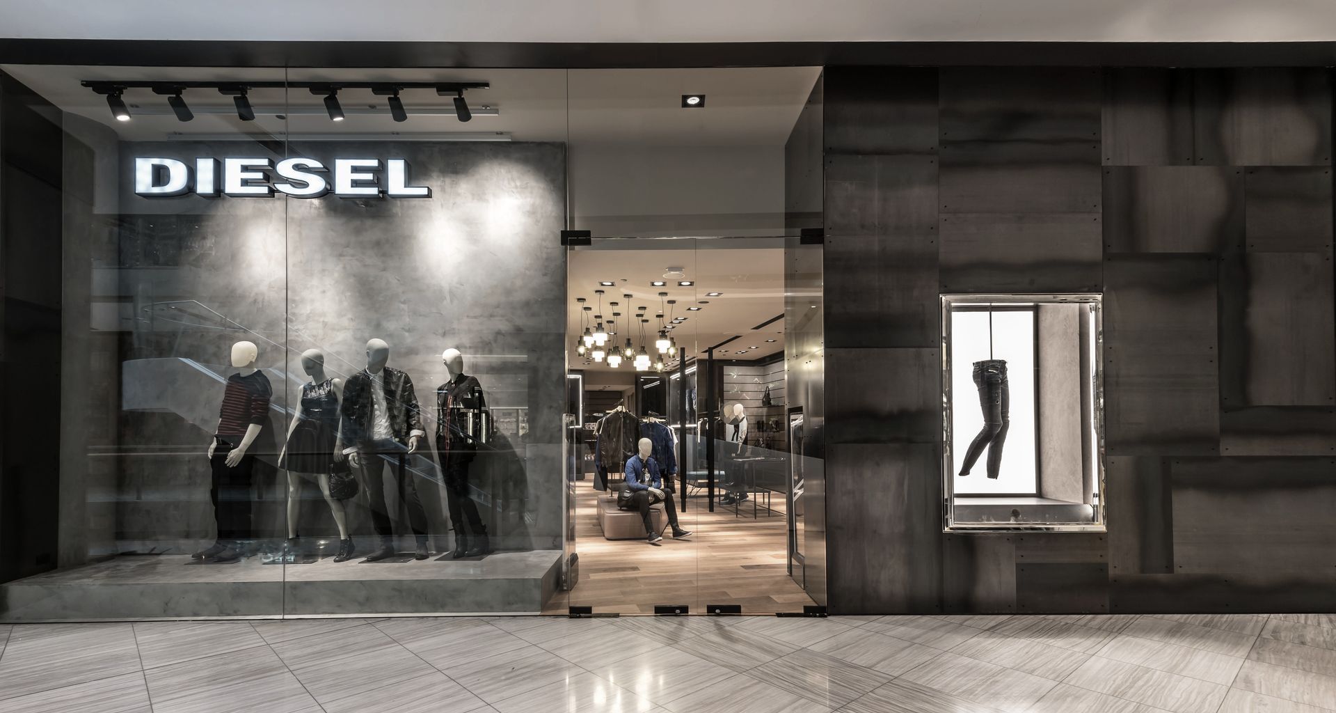 Diesel, Miranda banner