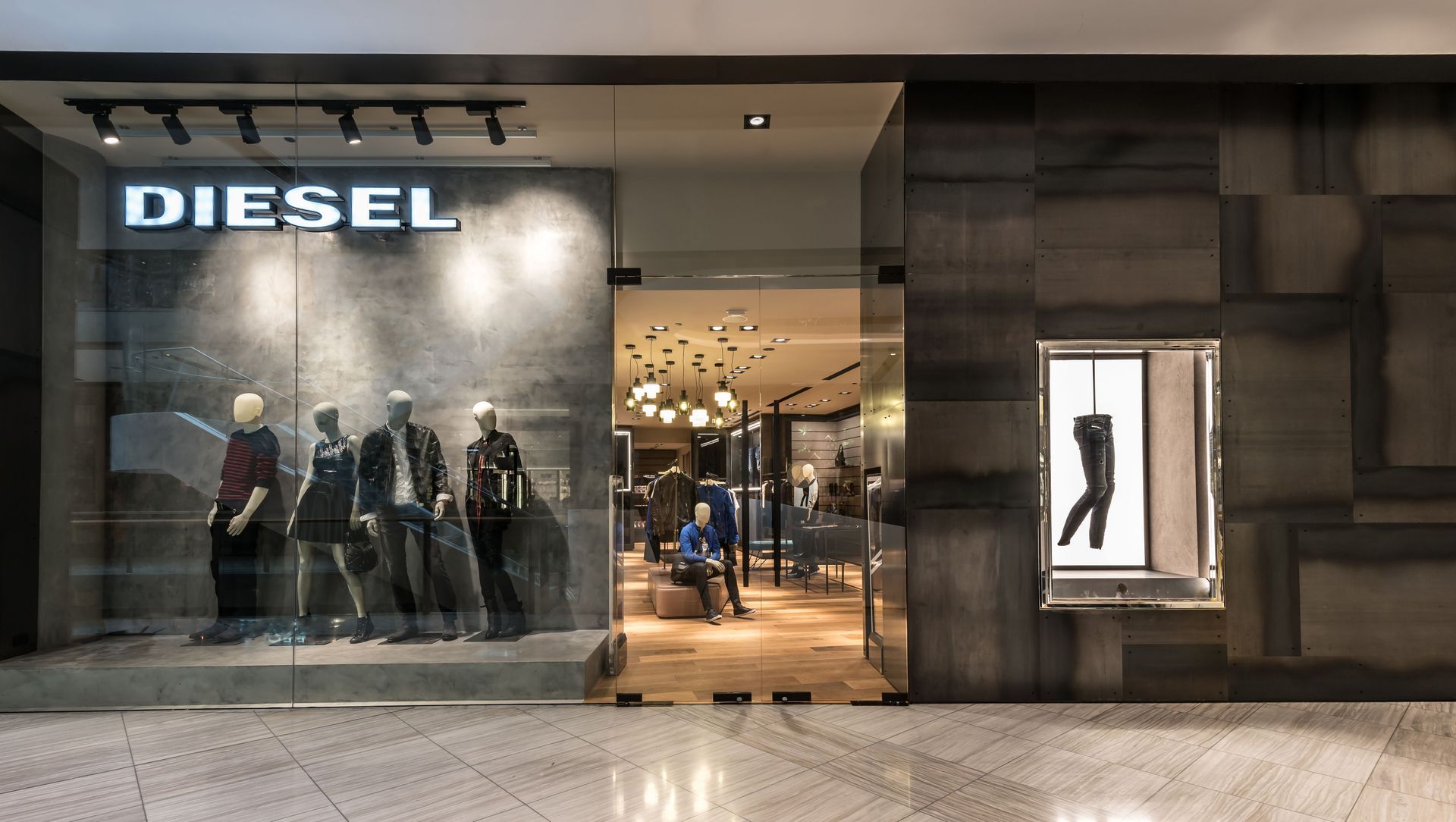 Diesel, Miranda banner