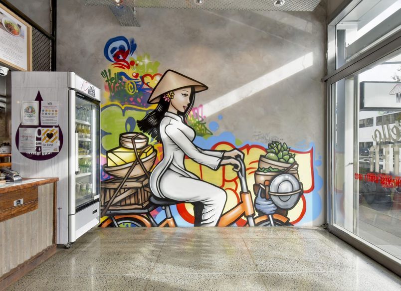 Hello Mister, New Market