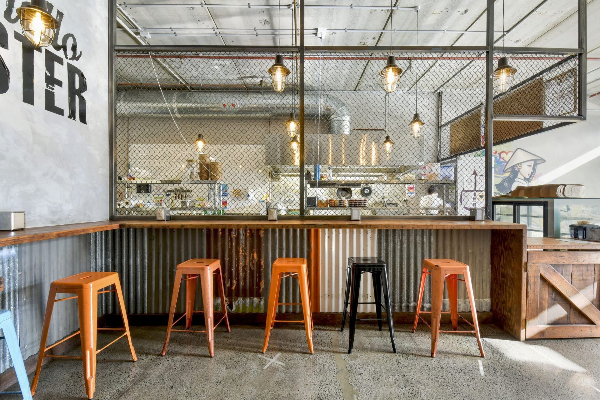 Hello Mister, New Market