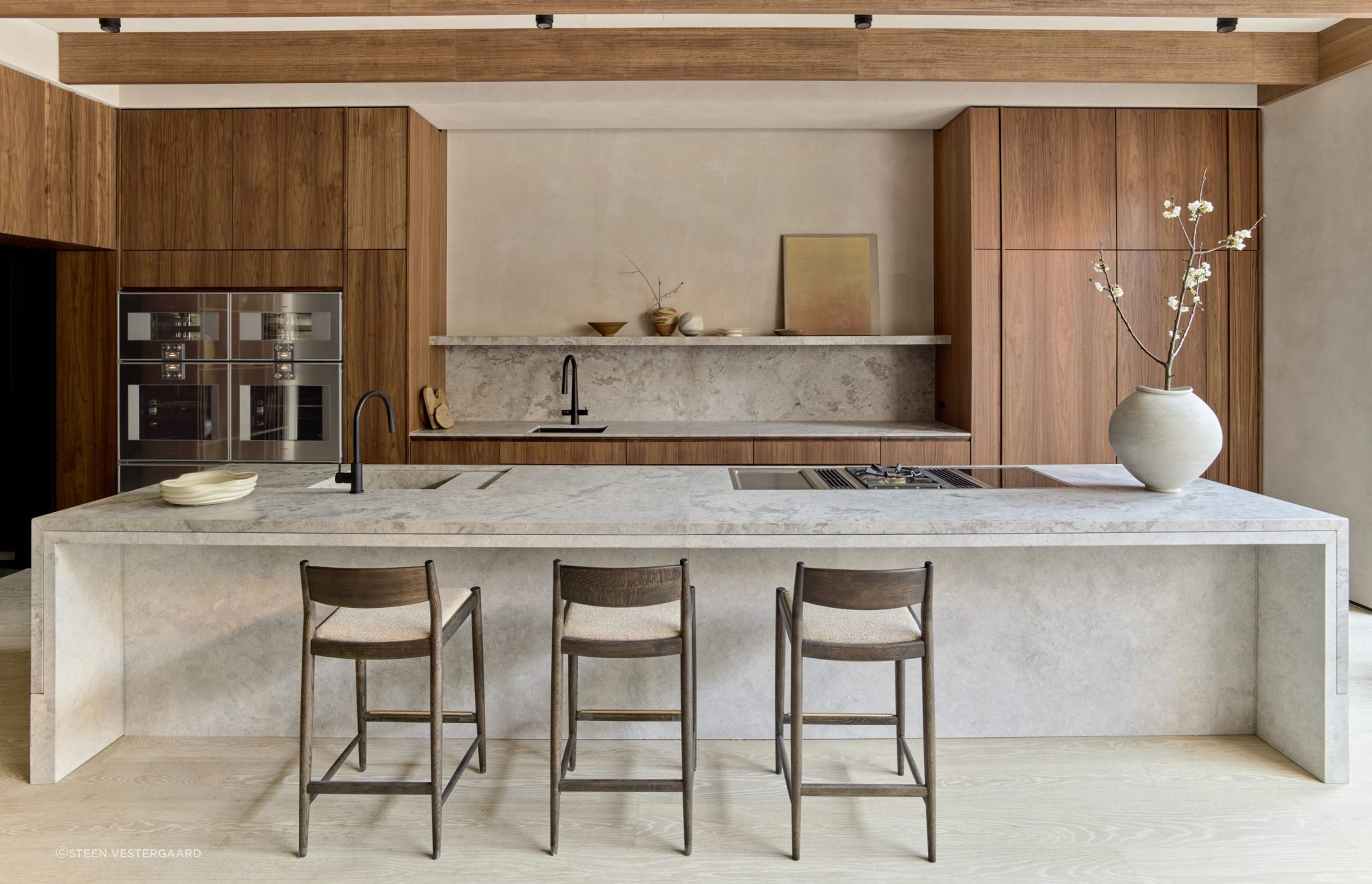 GaggenauSYDchefkitchenlightsoff28564FINAL5mb-scaled.jpg