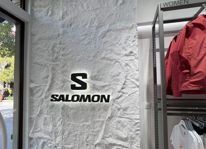 Salomon Retail Fit-Out – Textured Stone Feature Wall