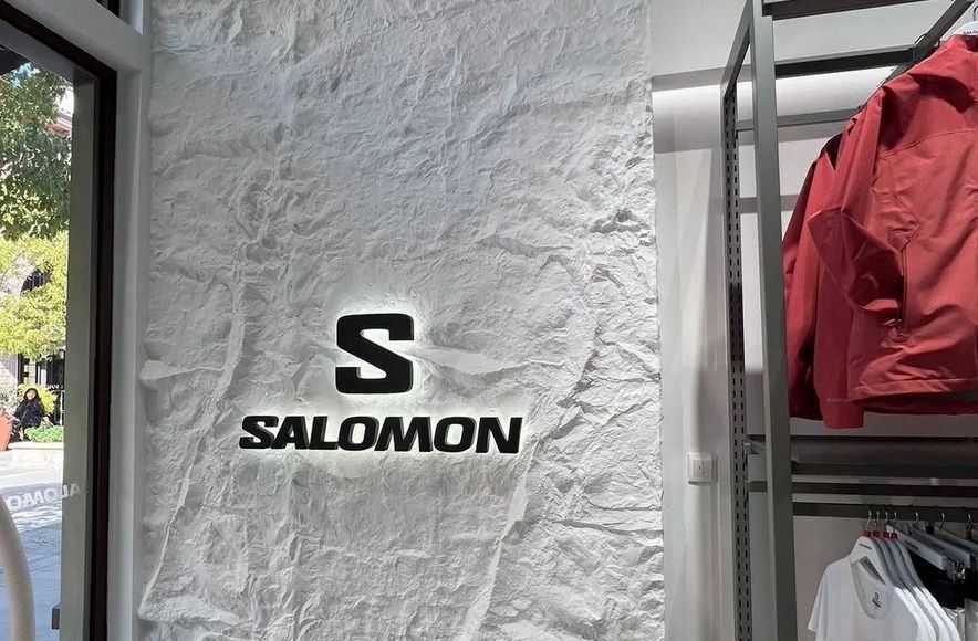 Salomon Retail Fit-Out – Textured Stone Feature Wall