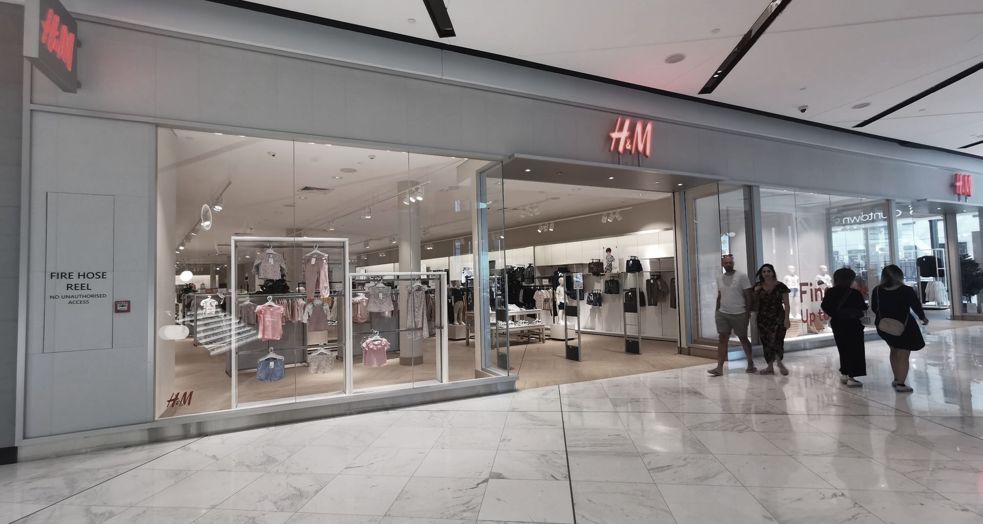 H&M Westfield New Market banner