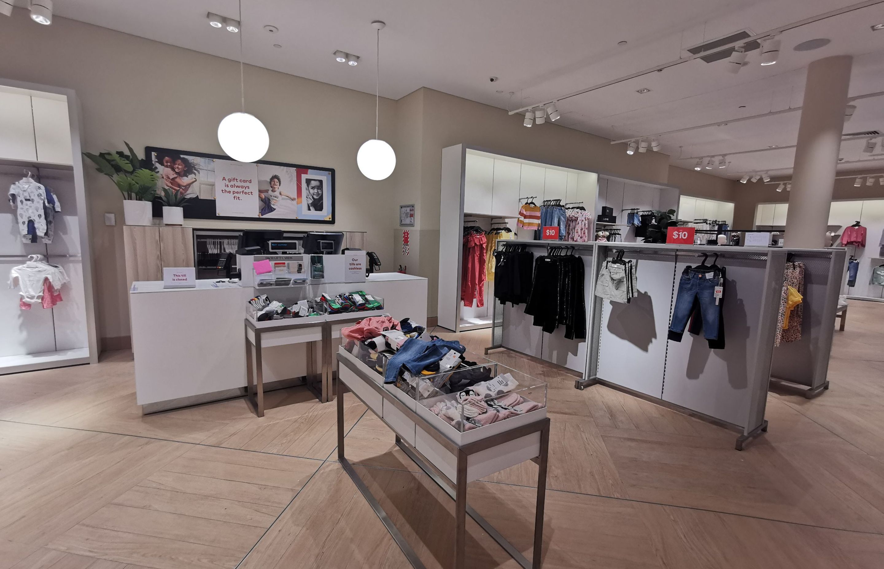 H&M Westfield New Market