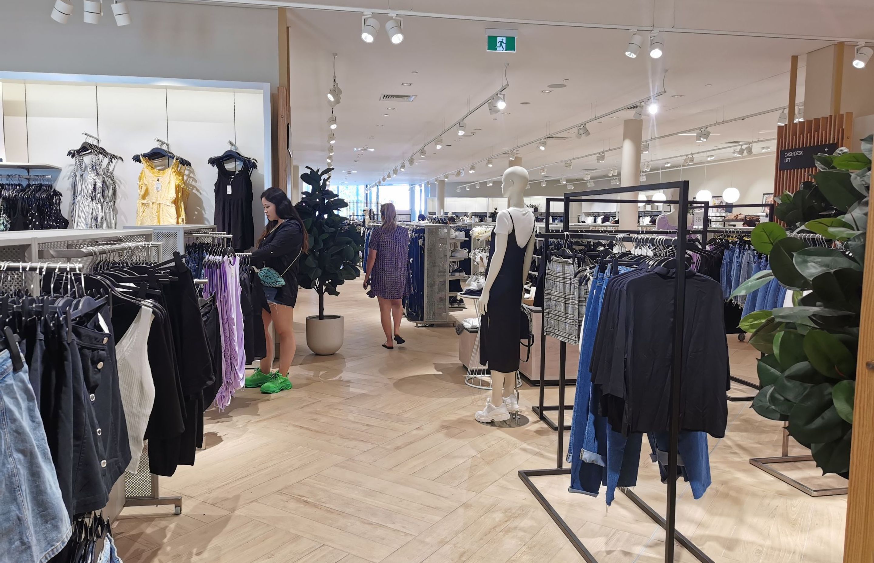 H&M Westfield New Market