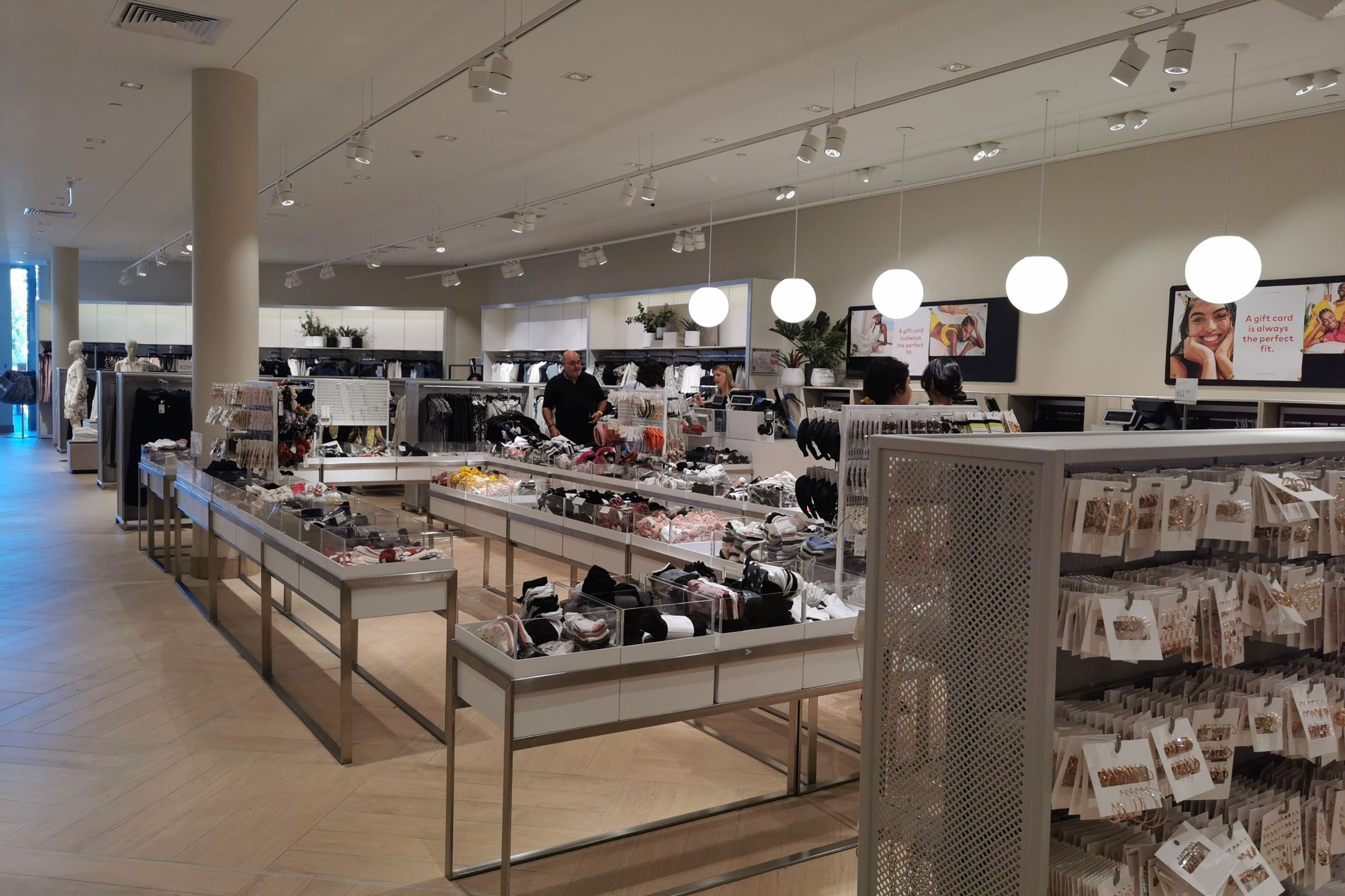 H&M Westfield New Market