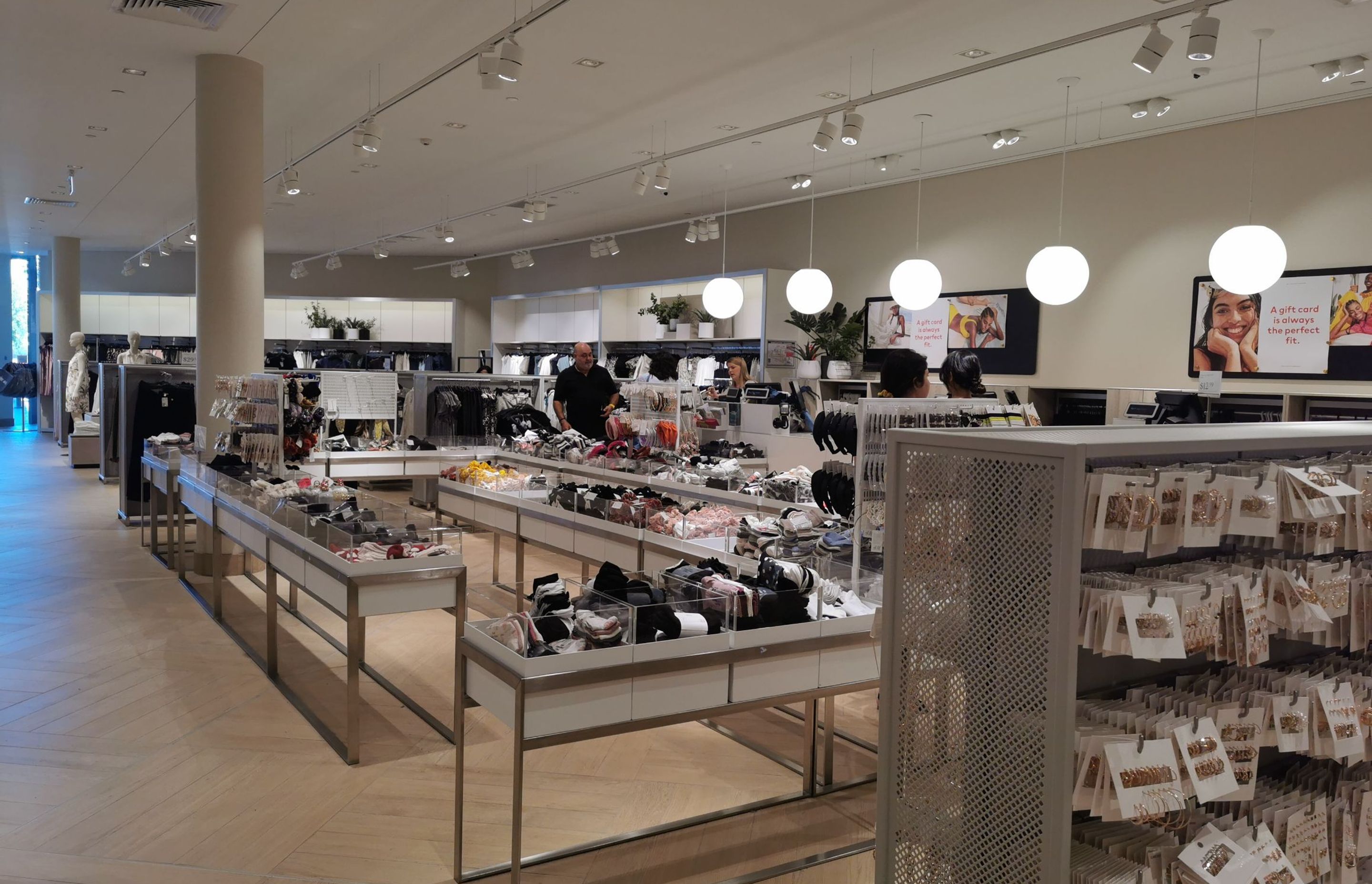 H&M Westfield New Market