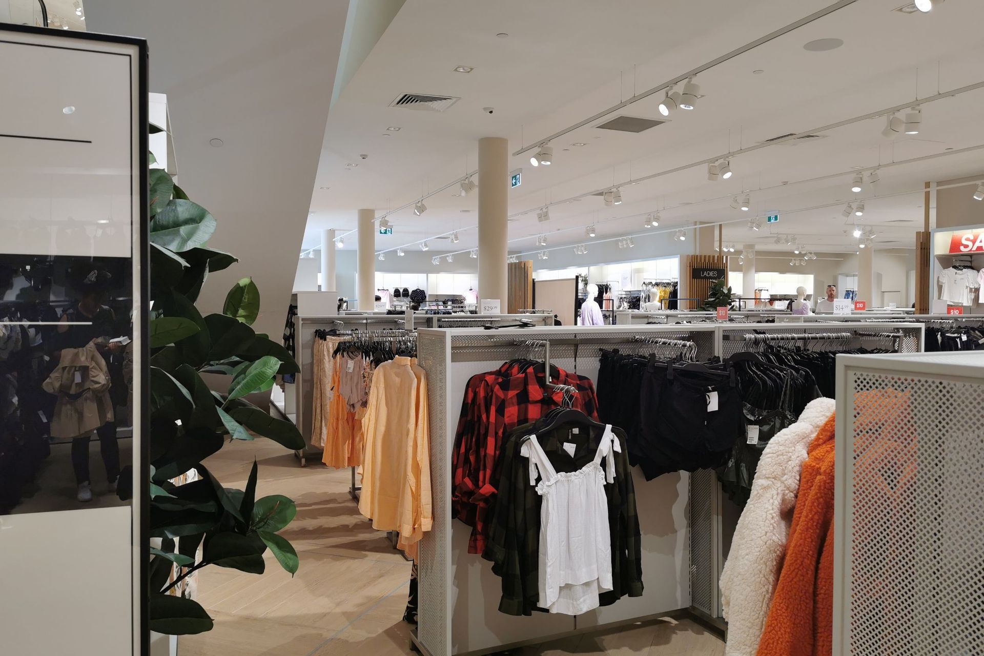 H&amp;M Westfield New Market