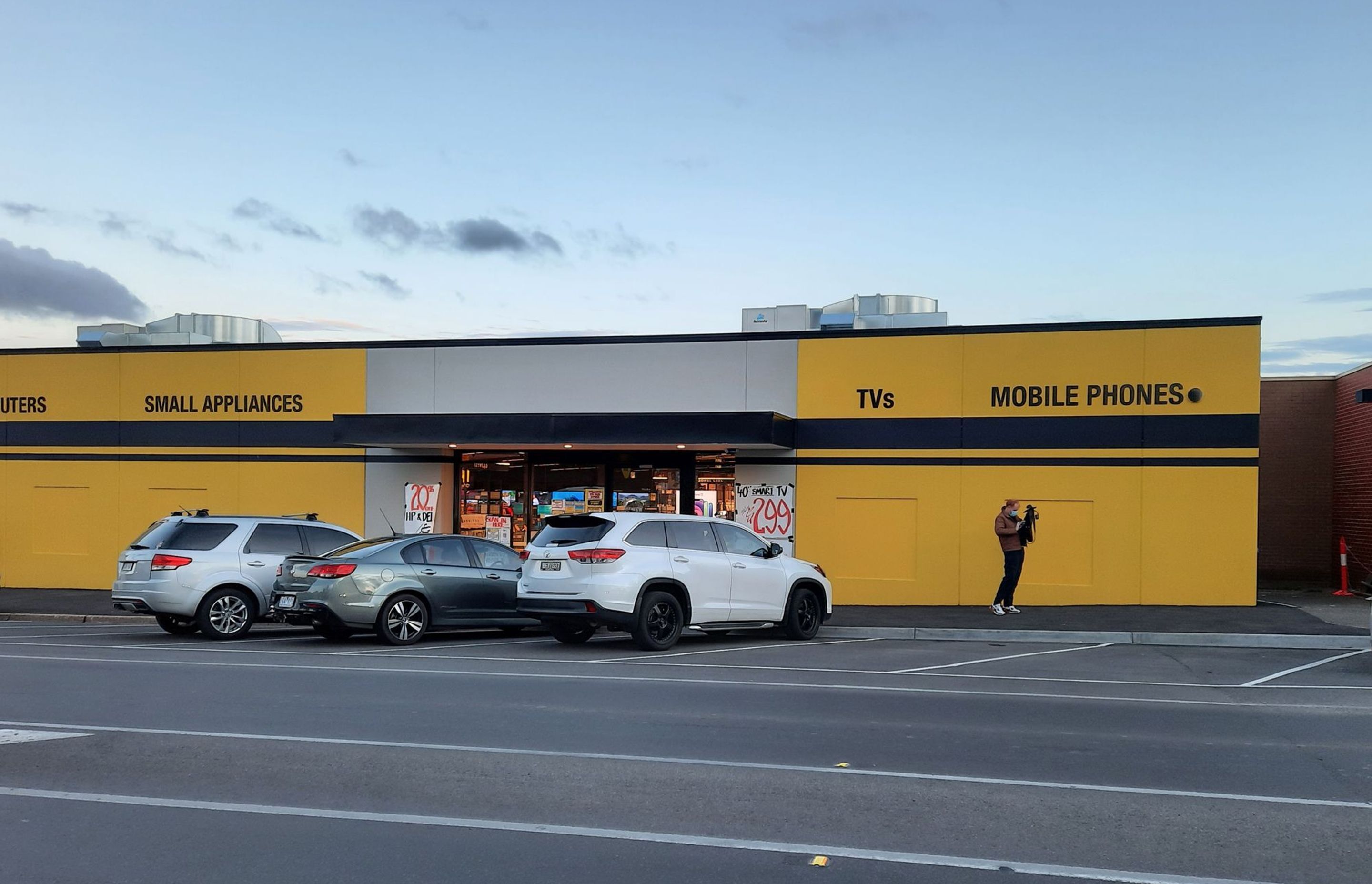 JB HiFi