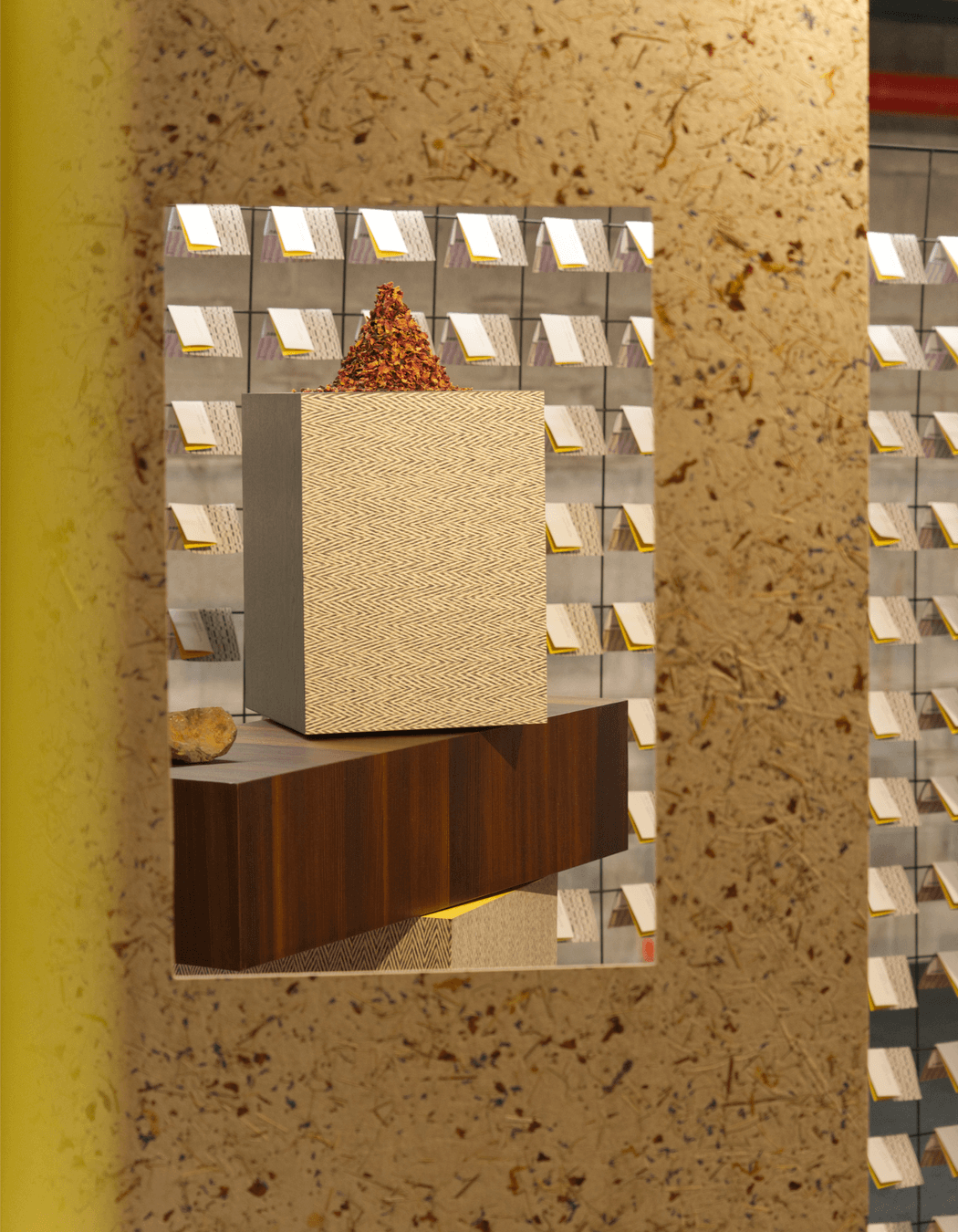 Kanat-StudioVida-Sapce-Herringbone-Frame.png