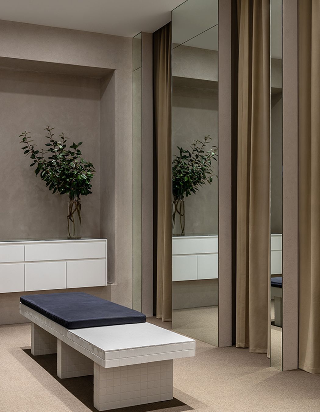 Viktoria & Woods Chadstone